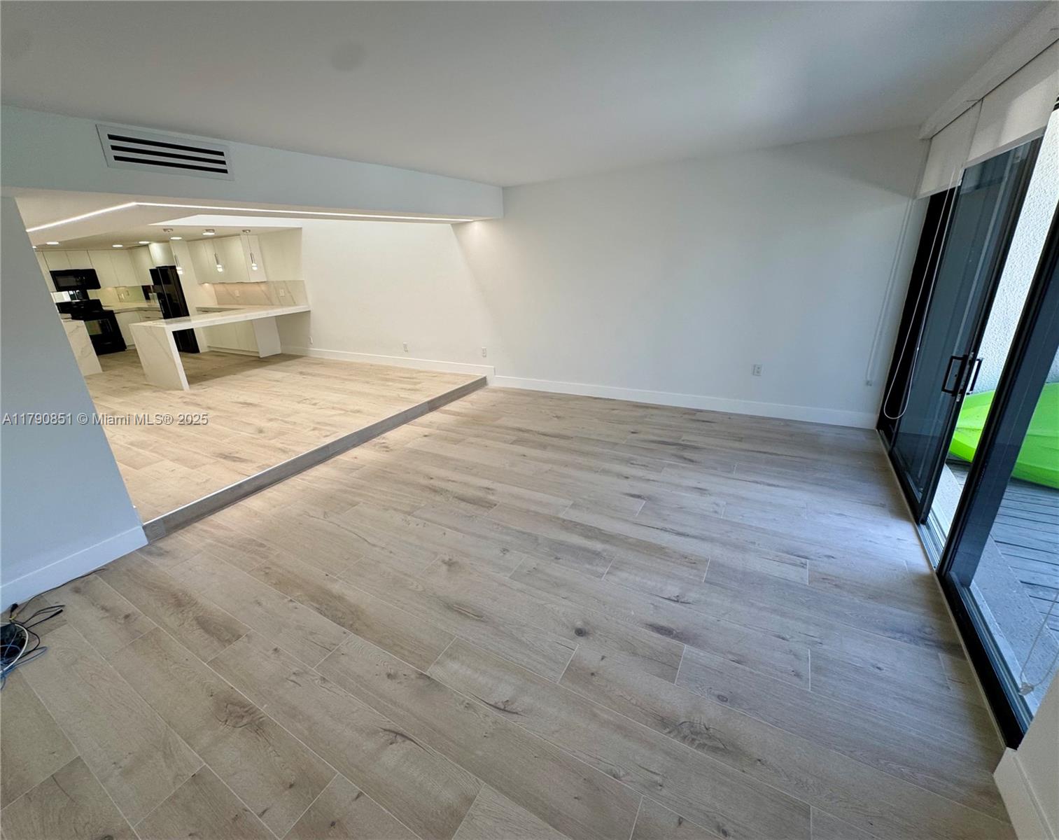 POINCIANA IS YT & RCQ CLU - Residential Lease