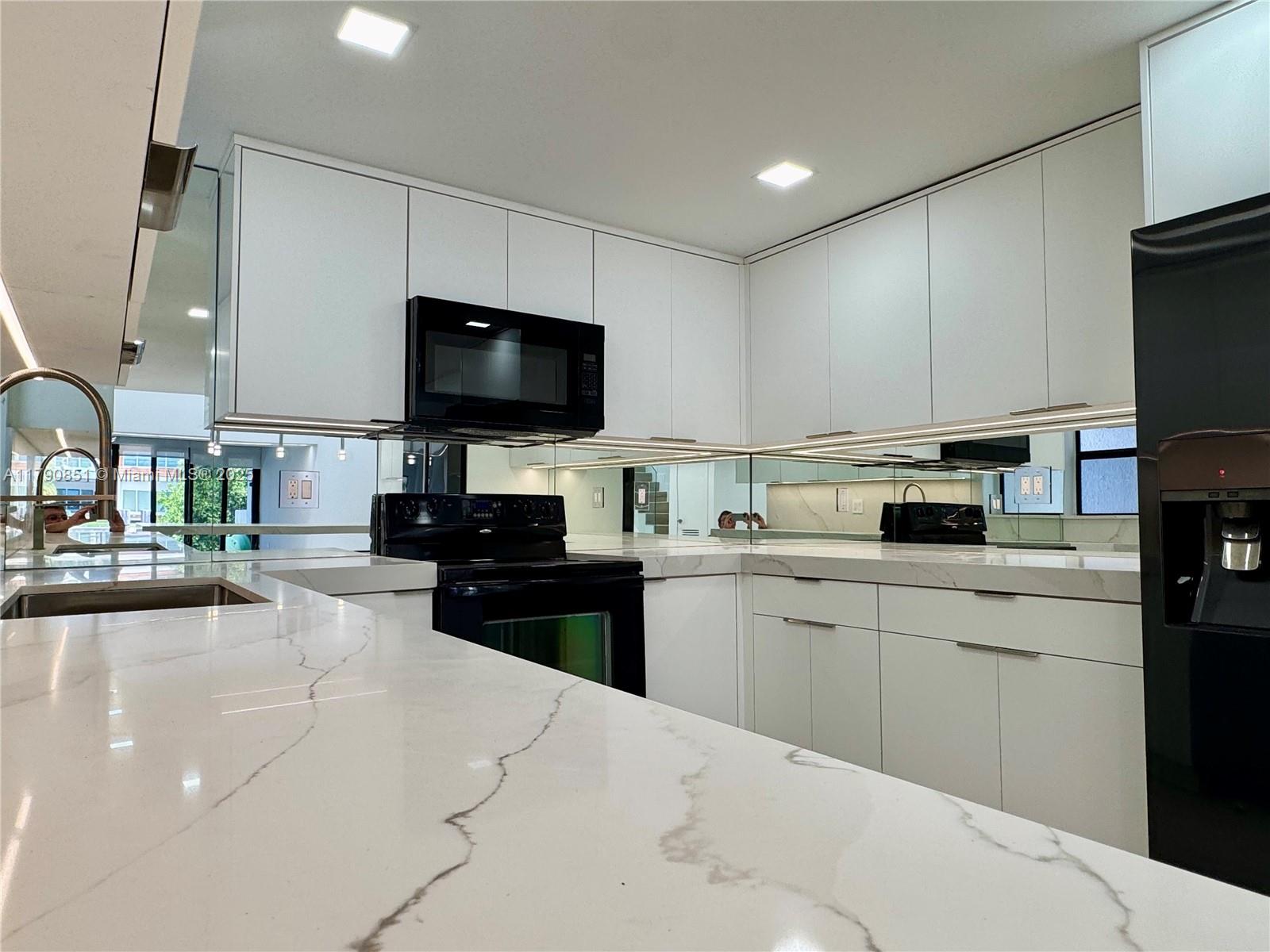 POINCIANA IS YT & RCQ CLU - Residential Lease