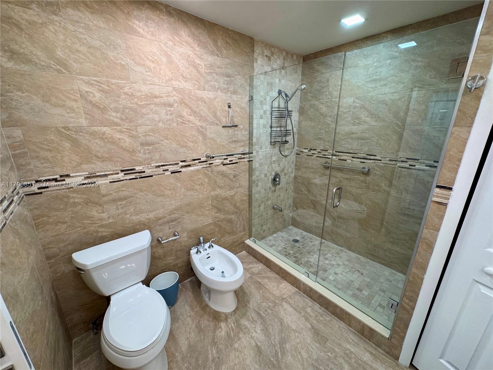 POINCIANA IS YT & RCQ CLU - Residential Lease