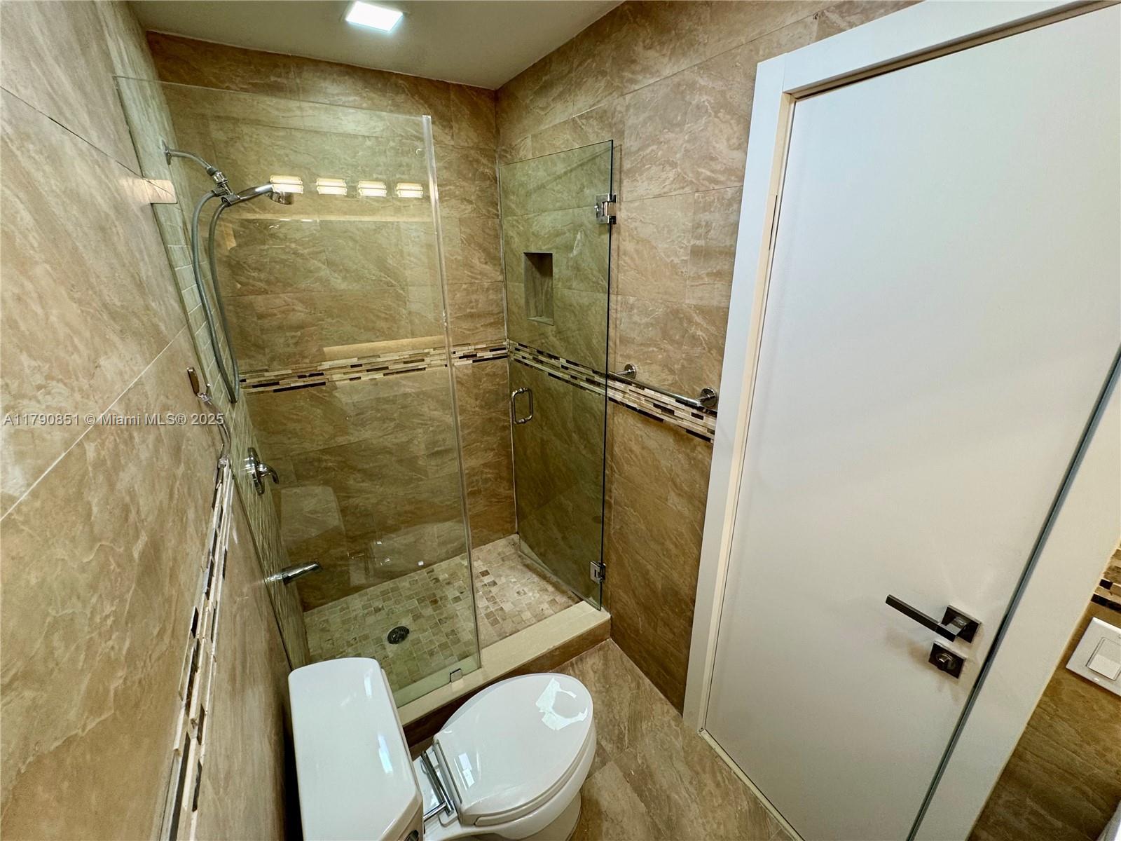 POINCIANA IS YT & RCQ CLU - Residential Lease