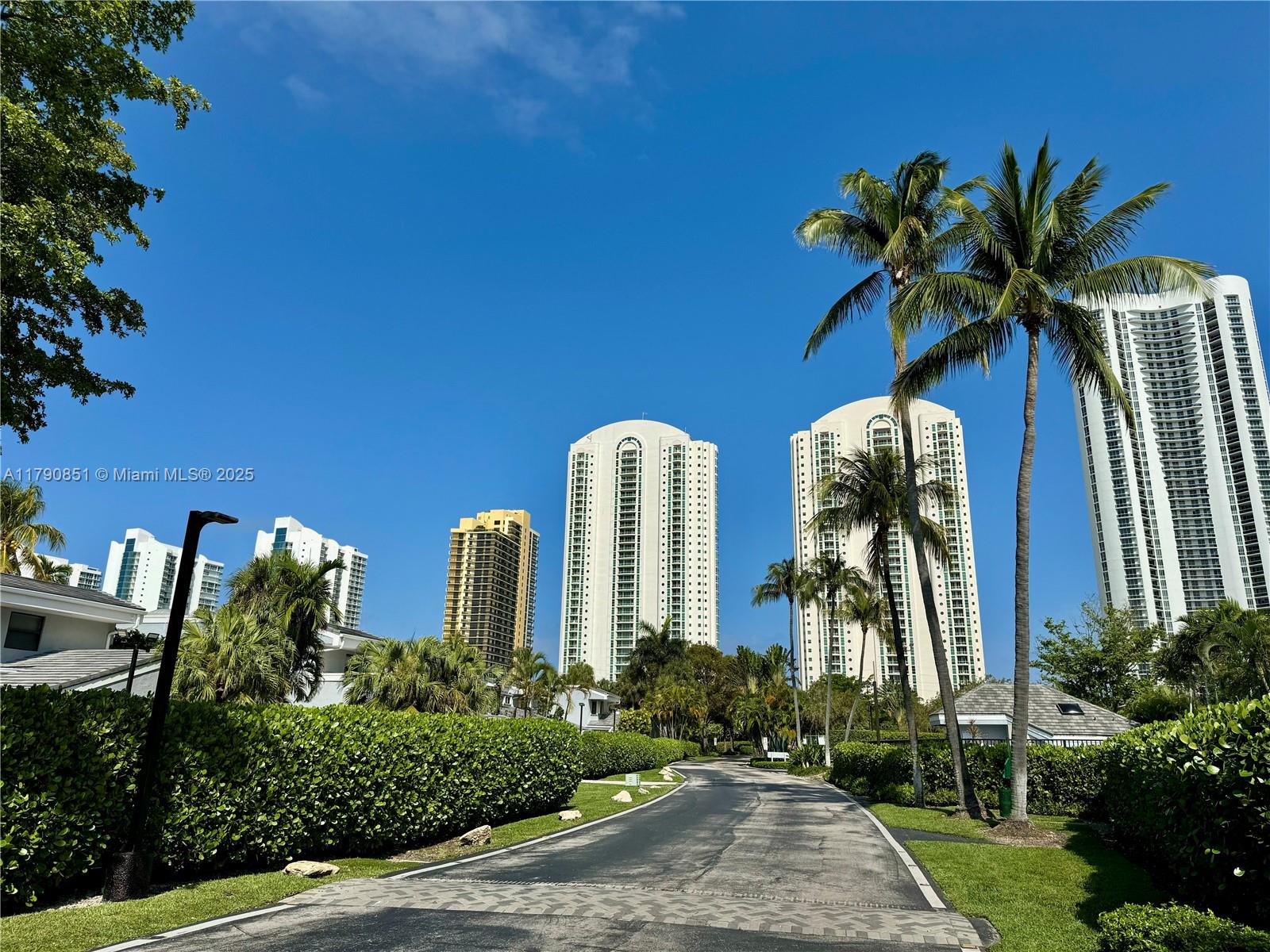 POINCIANA IS YT & RCQ CLU - Residential Lease