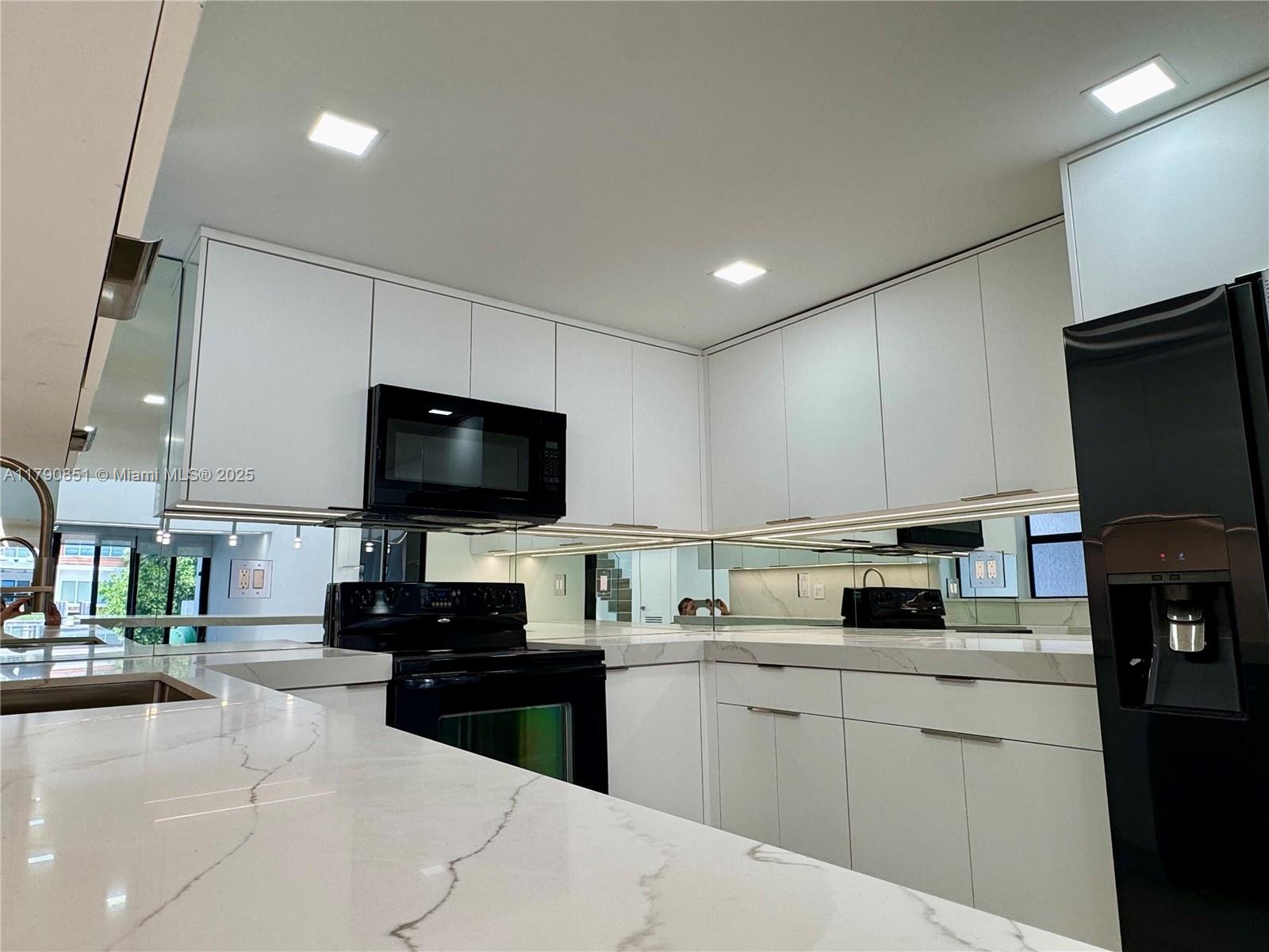POINCIANA IS YT & RCQ CLU - Residential Lease