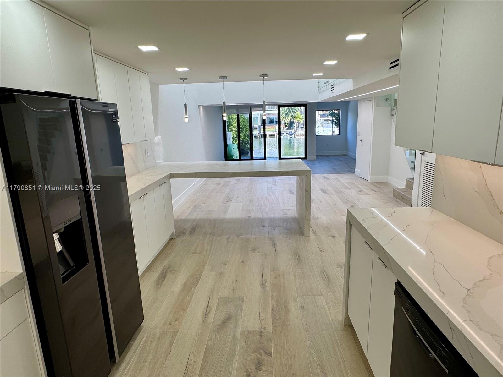 POINCIANA IS YT & RCQ CLU - Residential Lease