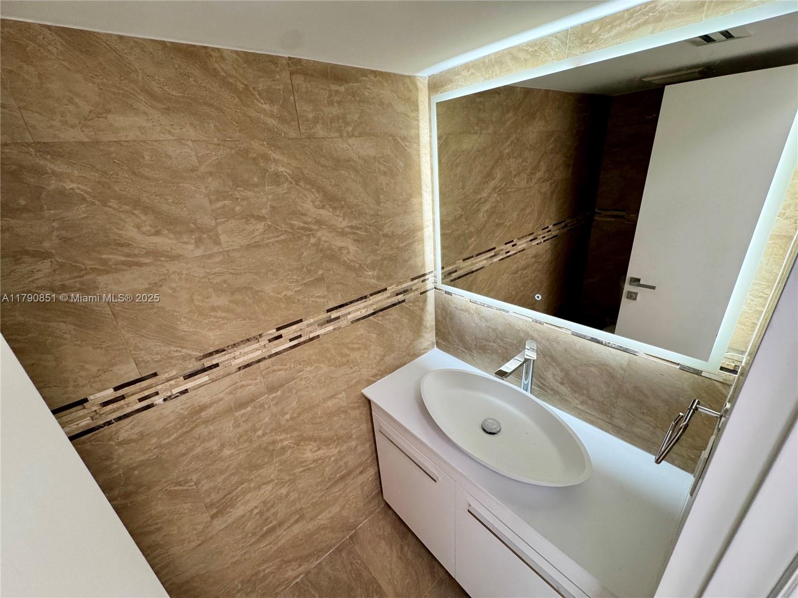 POINCIANA IS YT & RCQ CLU - Residential Lease