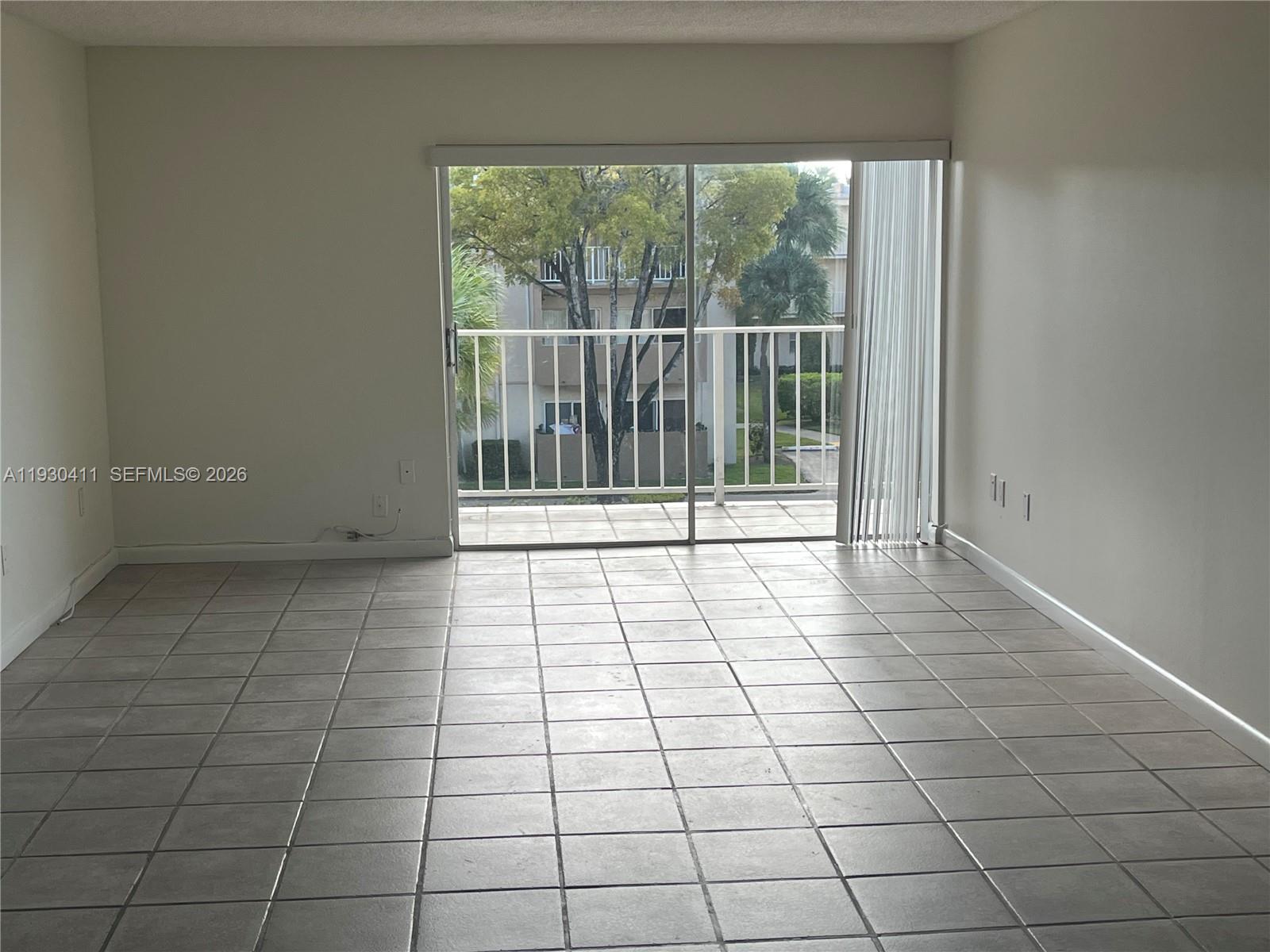 KINGS CREEK SO CONDO - Residential