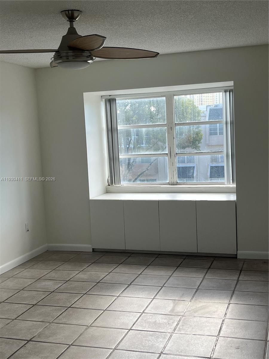 KINGS CREEK SO CONDO - Residential
