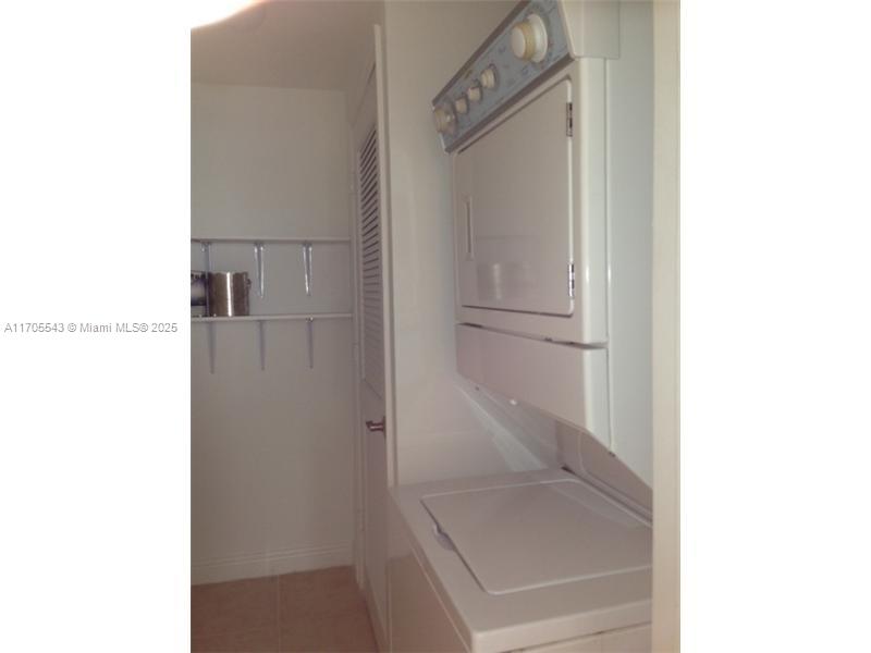 PUERTA DE PALMAS CONDO - Residential Lease