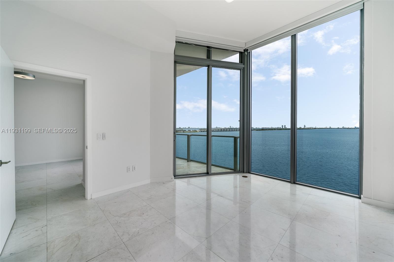 BISCAYNE BEACH CONDO PODIU - Residential