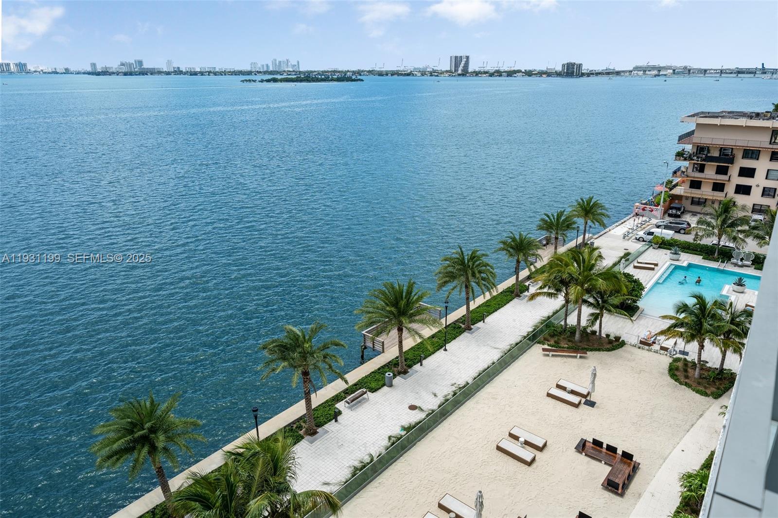 BISCAYNE BEACH CONDO PODIU - Residential