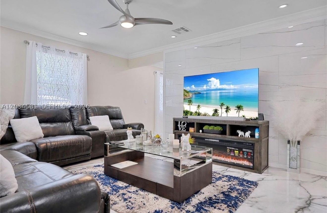 SOUTH HOLLYWOOD AMD PLAT - Residential