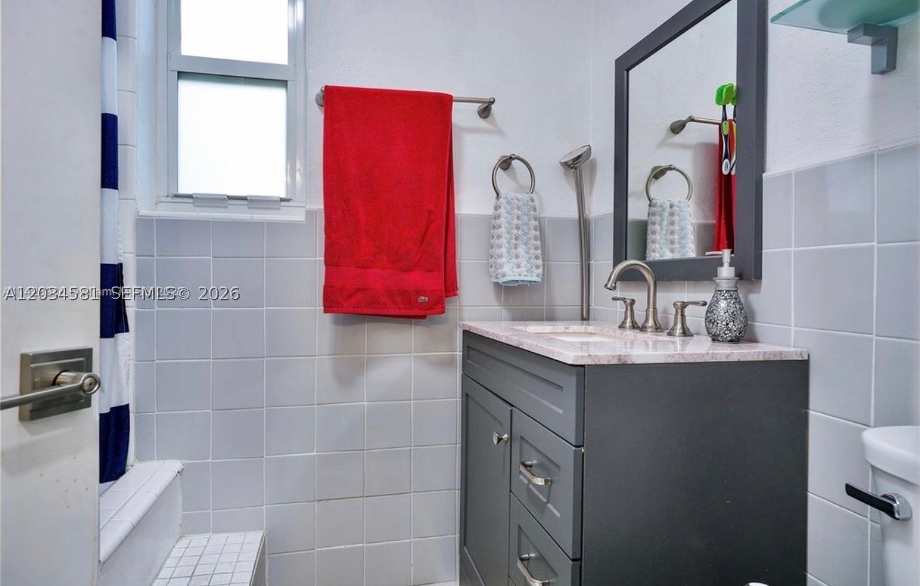 SOUTH HOLLYWOOD AMD PLAT - Residential