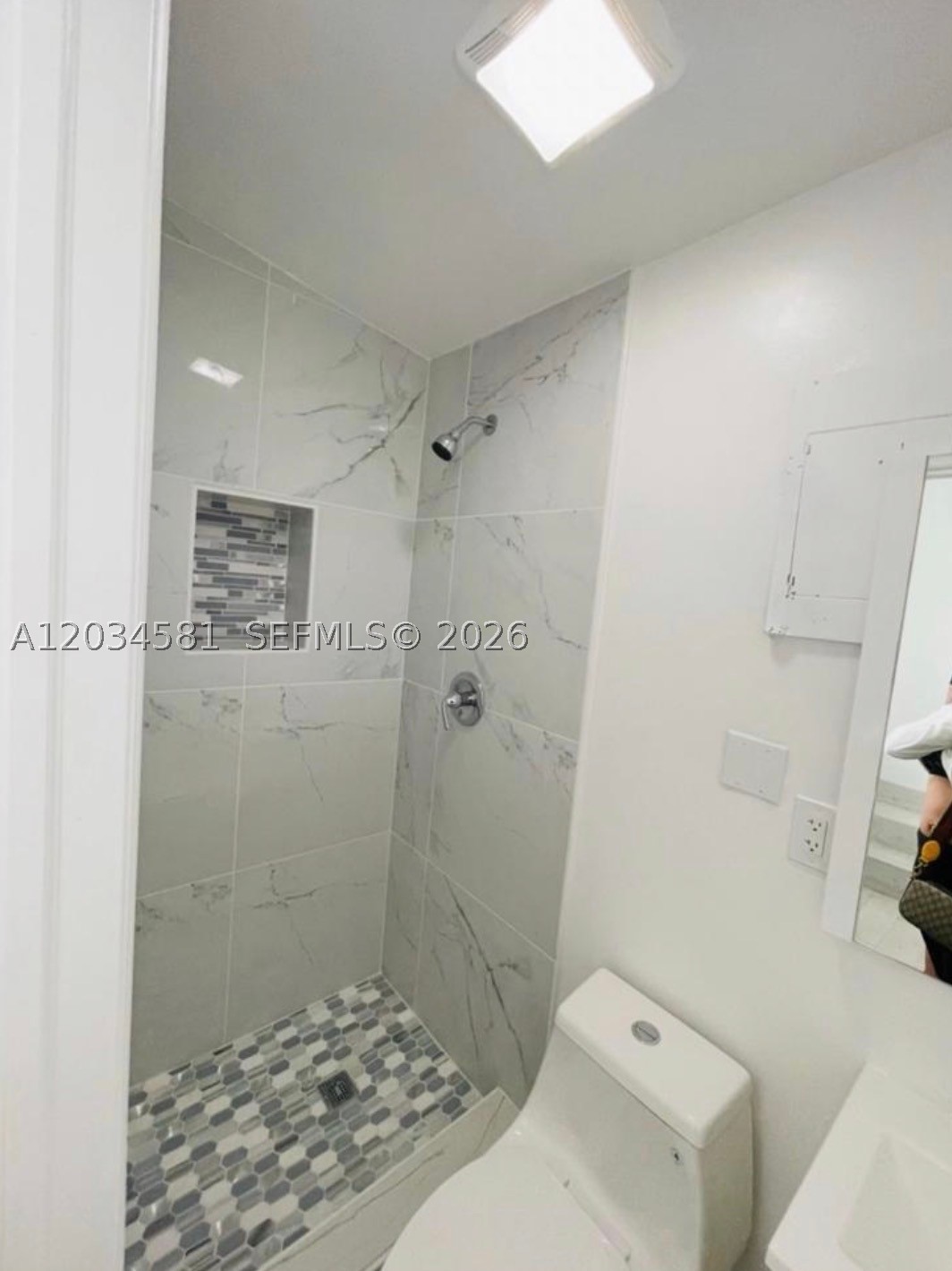 SOUTH HOLLYWOOD AMD PLAT - Residential
