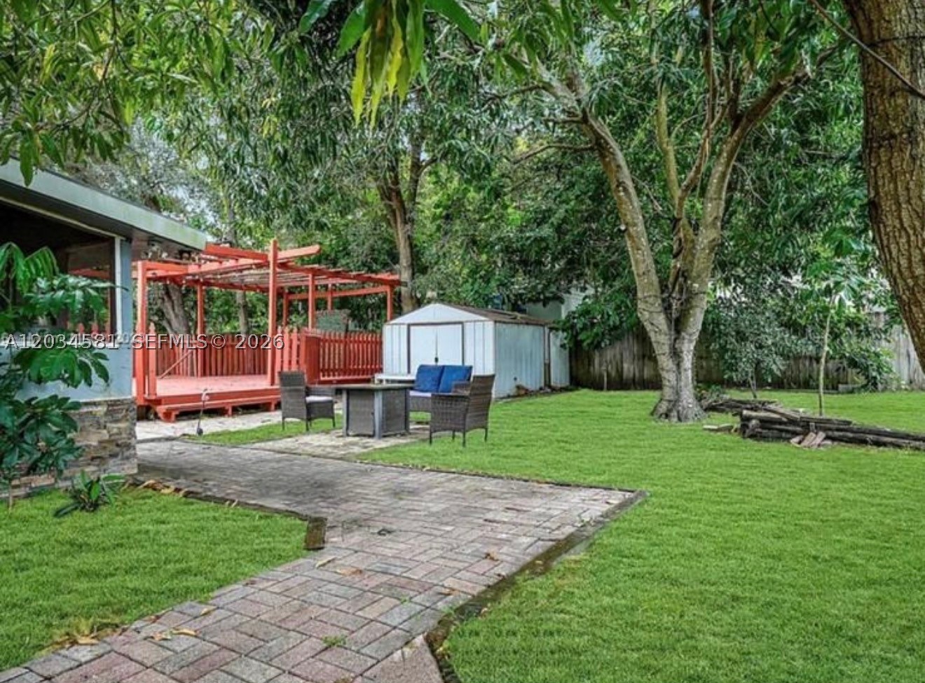 SOUTH HOLLYWOOD AMD PLAT - Residential