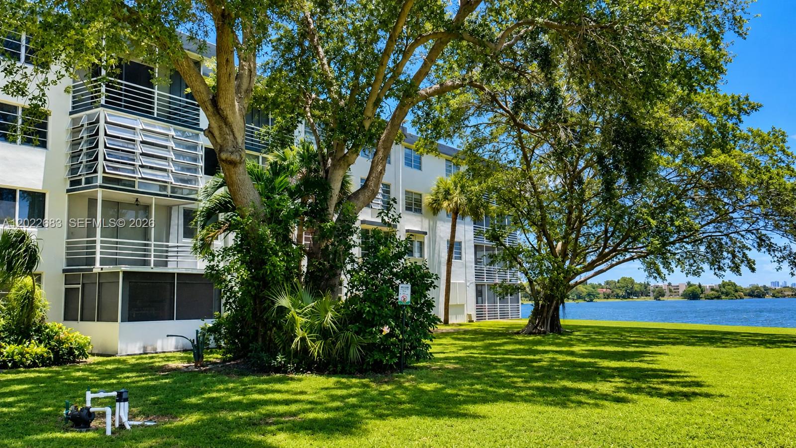 ROYAL OAKS CONDO - Residential