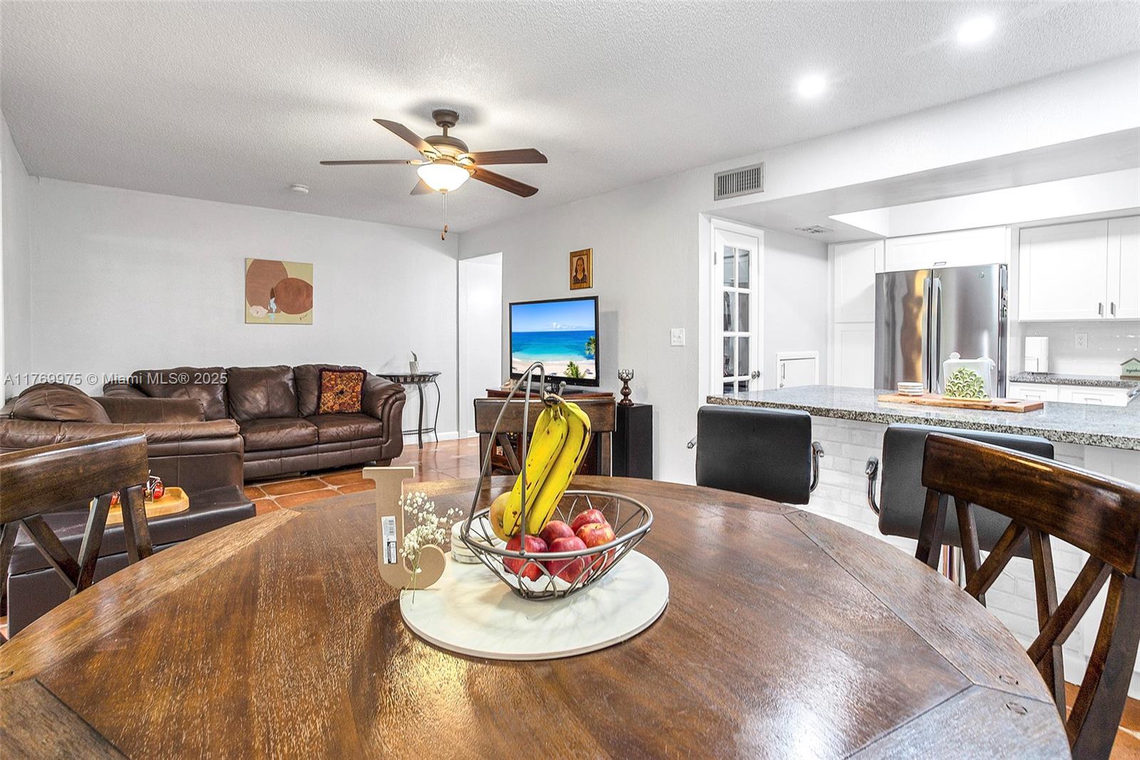 VALENCIA VILLAGE CONDO PH - Residential