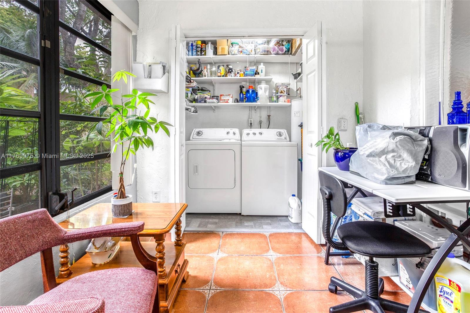 VALENCIA VILLAGE CONDO PH - Residential