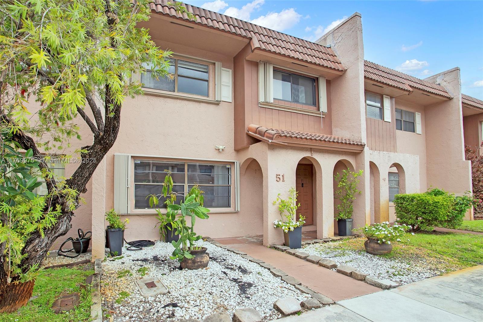 VALENCIA VILLAGE CONDO PH - Residential