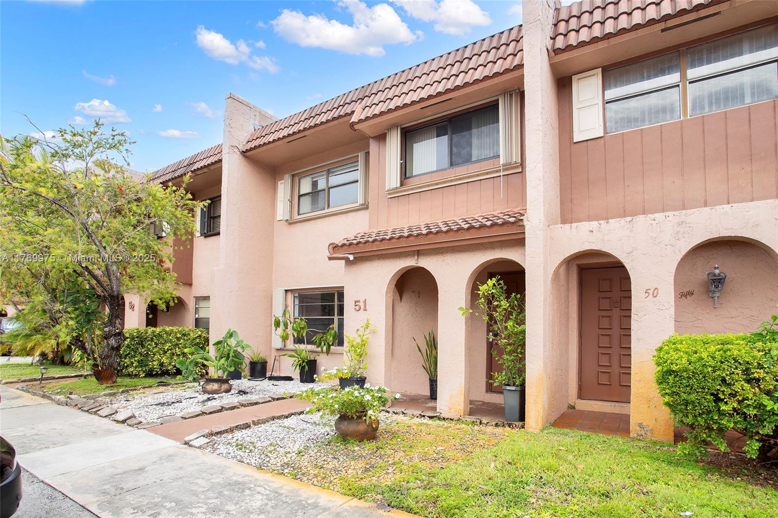 VALENCIA VILLAGE CONDO PH - Residential