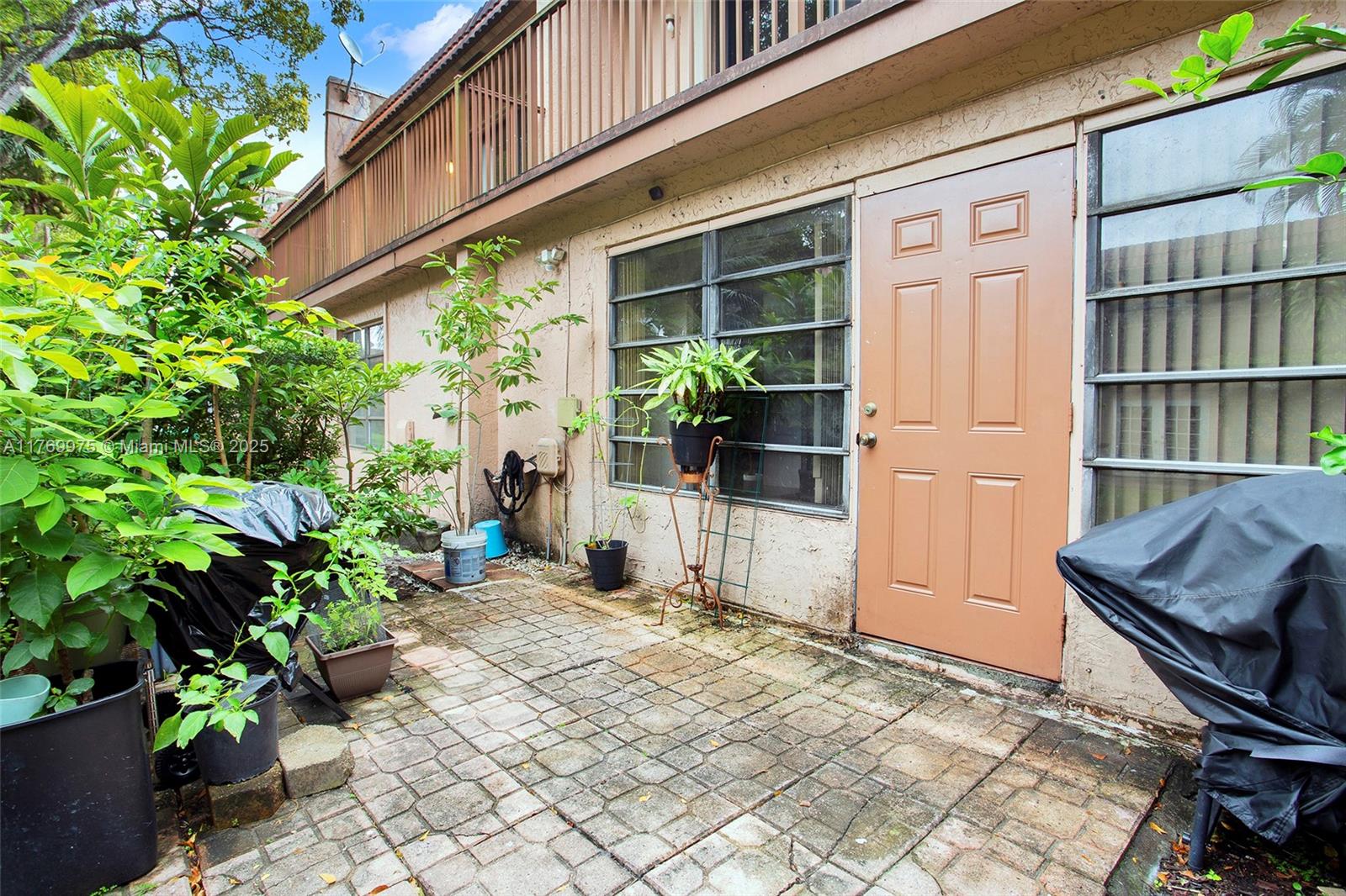 VALENCIA VILLAGE CONDO PH - Residential
