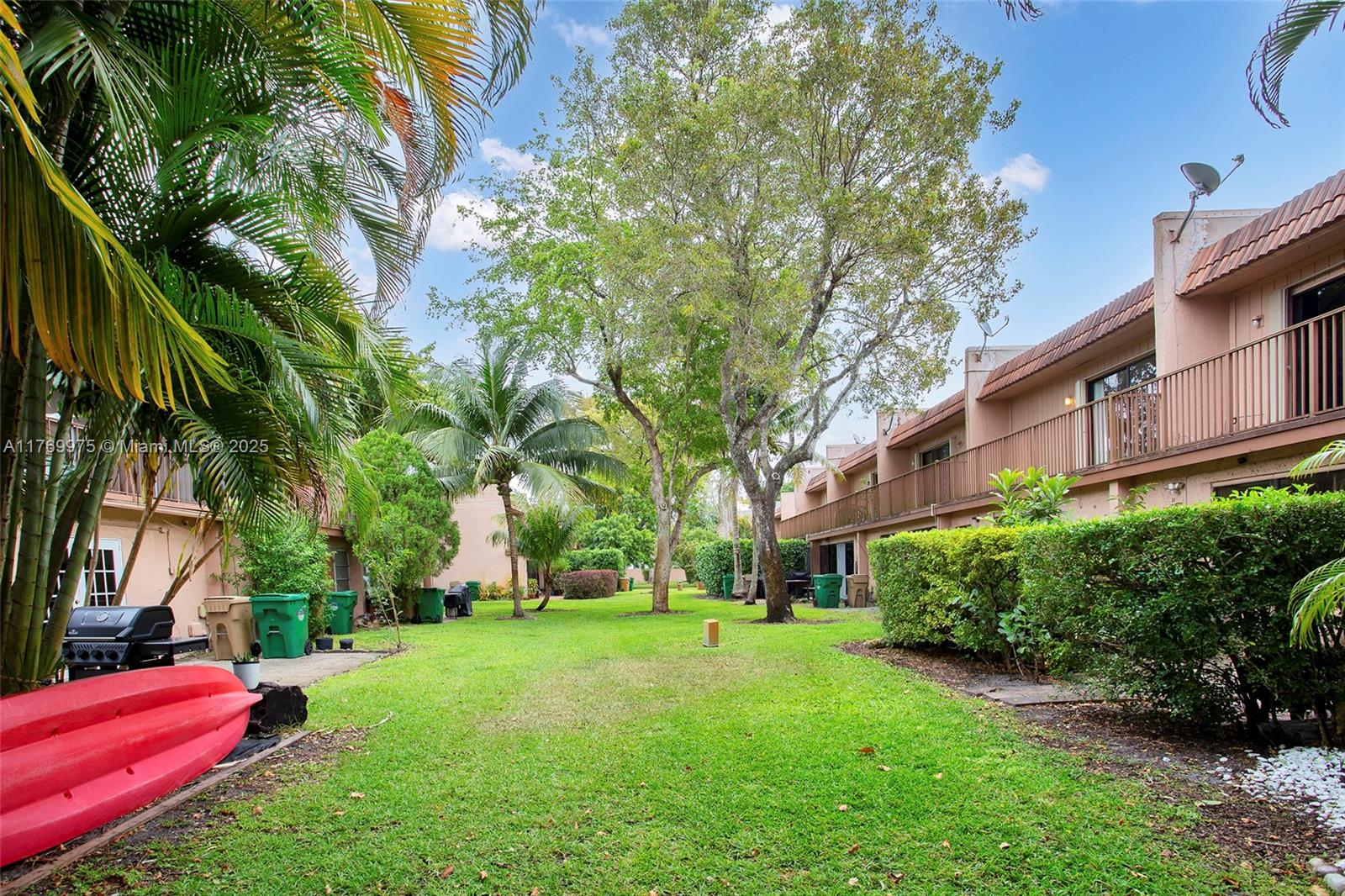 VALENCIA VILLAGE CONDO PH - Residential