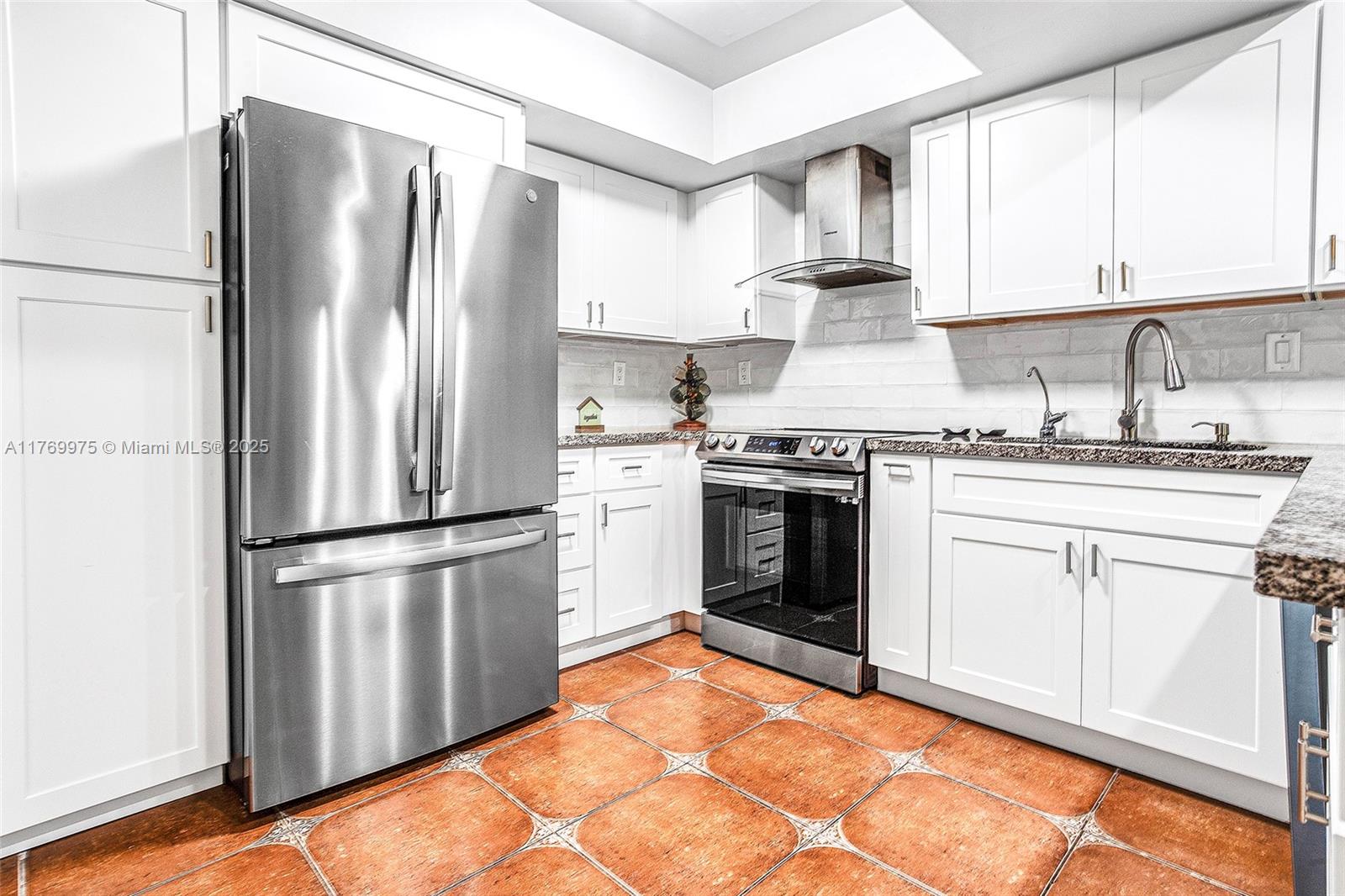VALENCIA VILLAGE CONDO PH - Residential