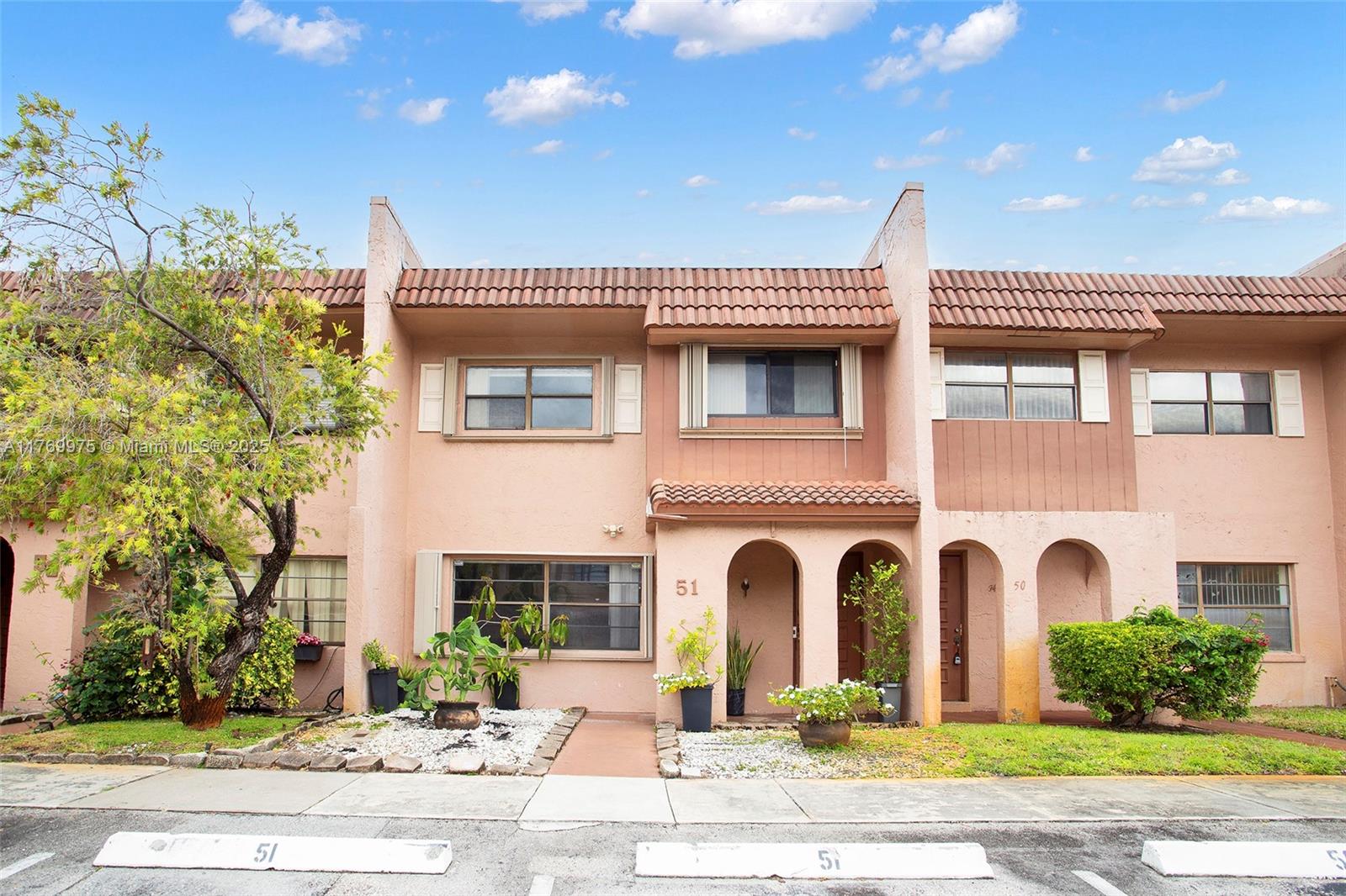 VALENCIA VILLAGE CONDO PH - Residential