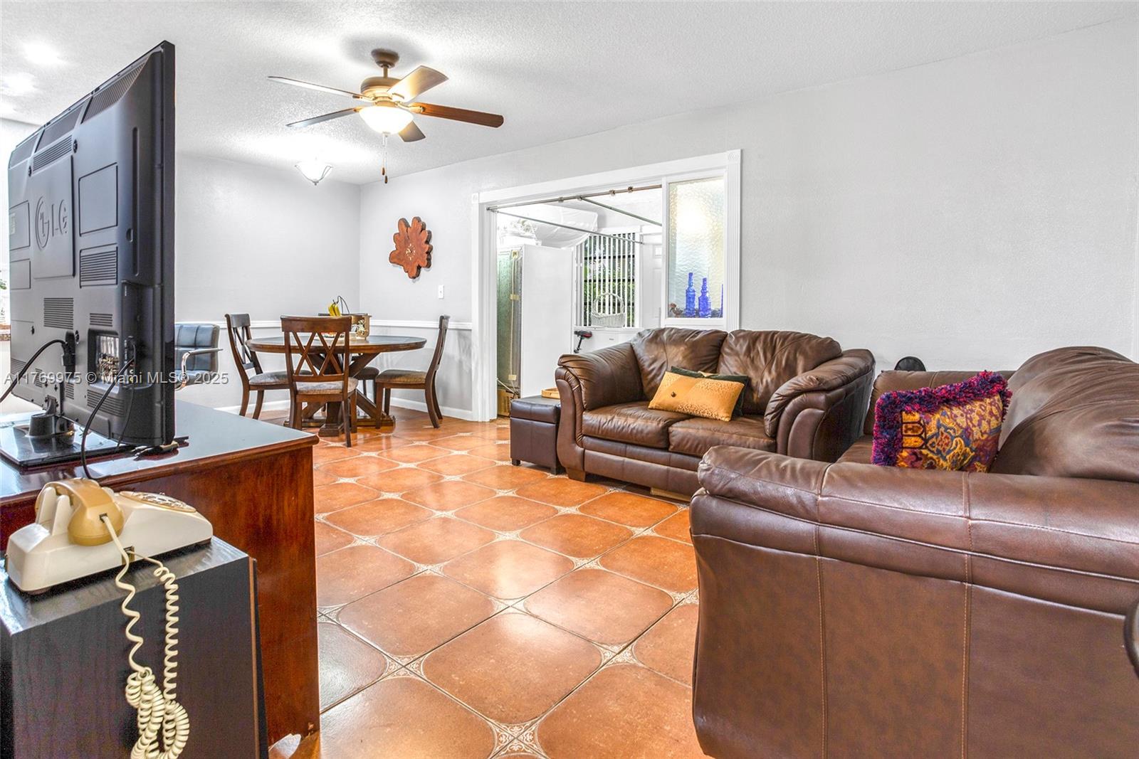 VALENCIA VILLAGE CONDO PH - Residential