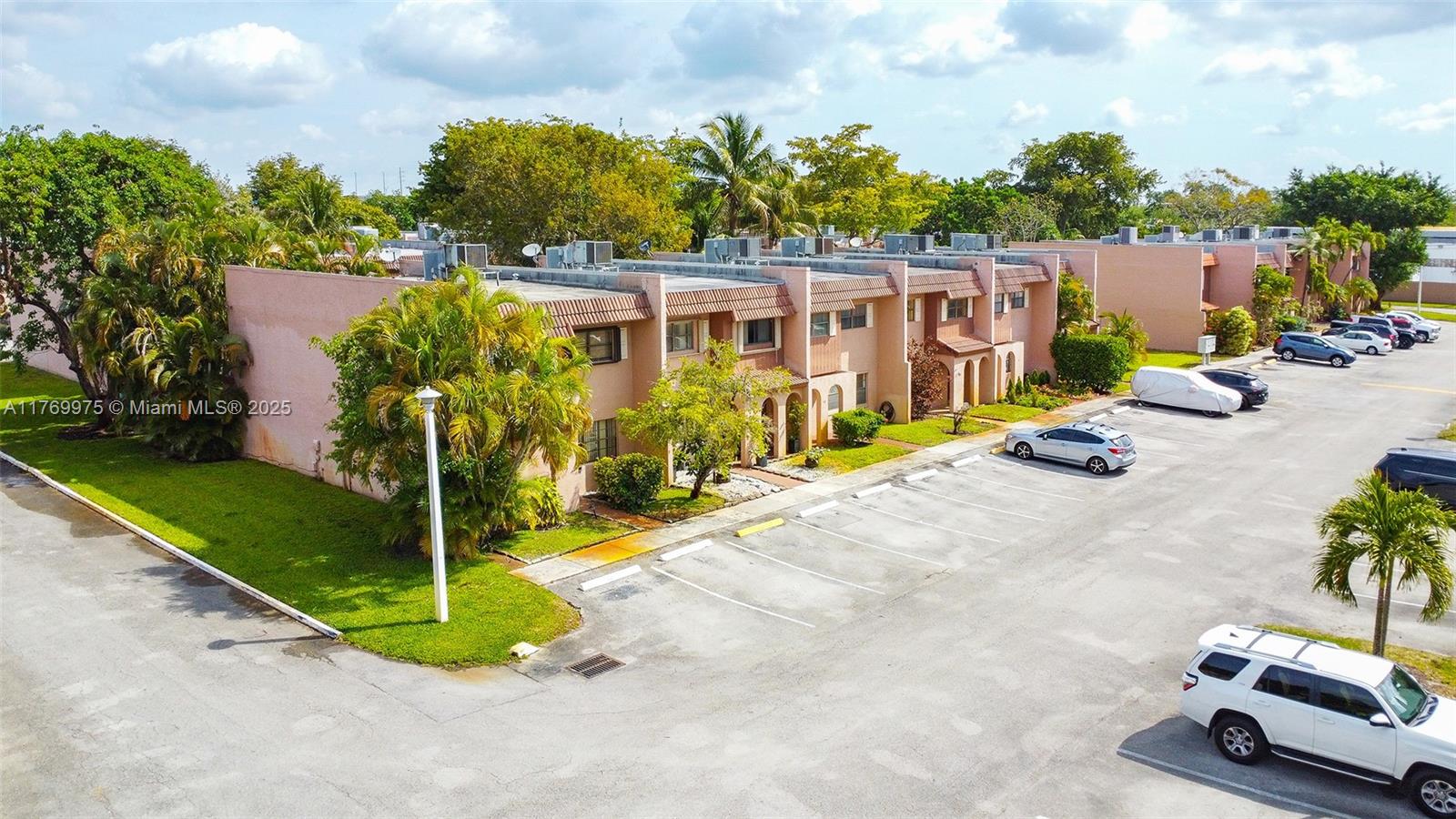VALENCIA VILLAGE CONDO PH - Residential