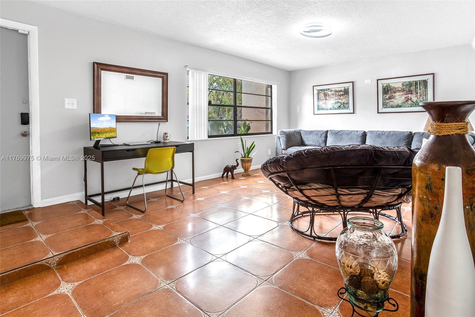 VALENCIA VILLAGE CONDO PH - Residential