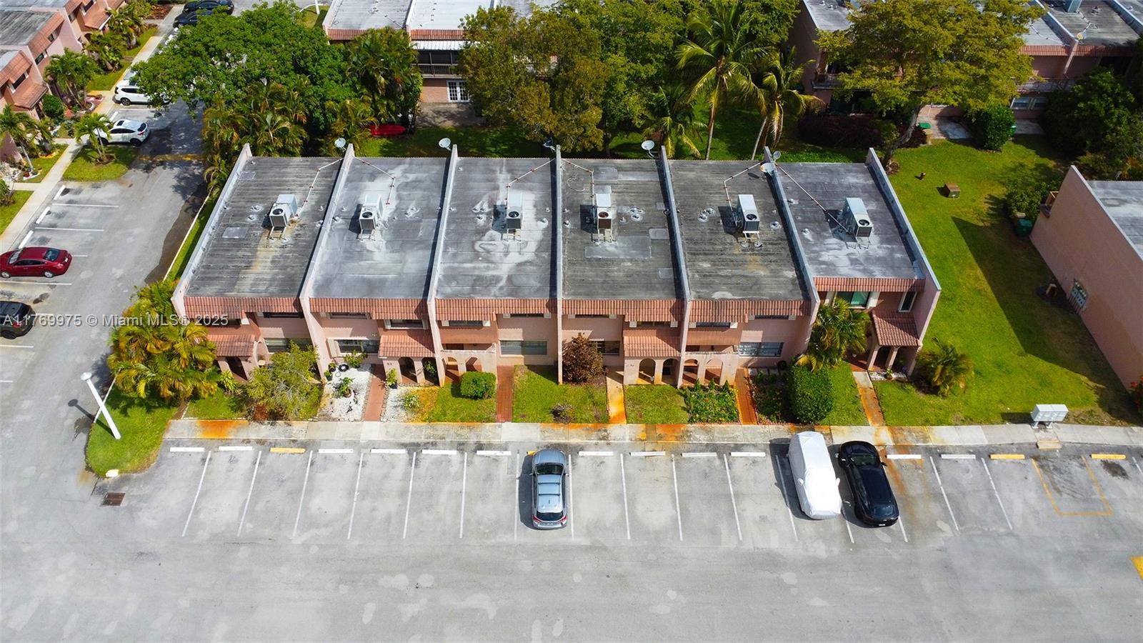 VALENCIA VILLAGE CONDO PH - Residential