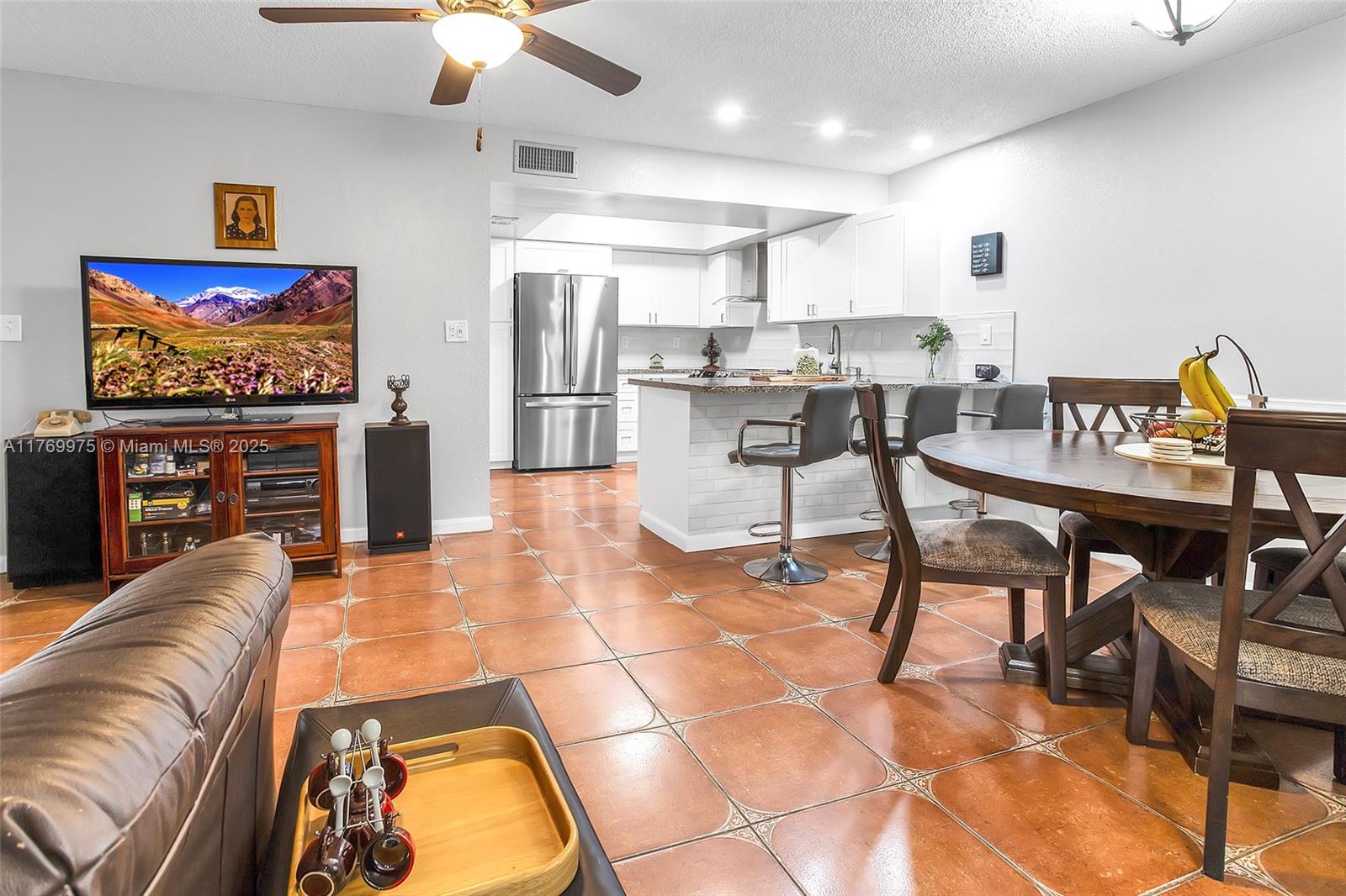 VALENCIA VILLAGE CONDO PH - Residential