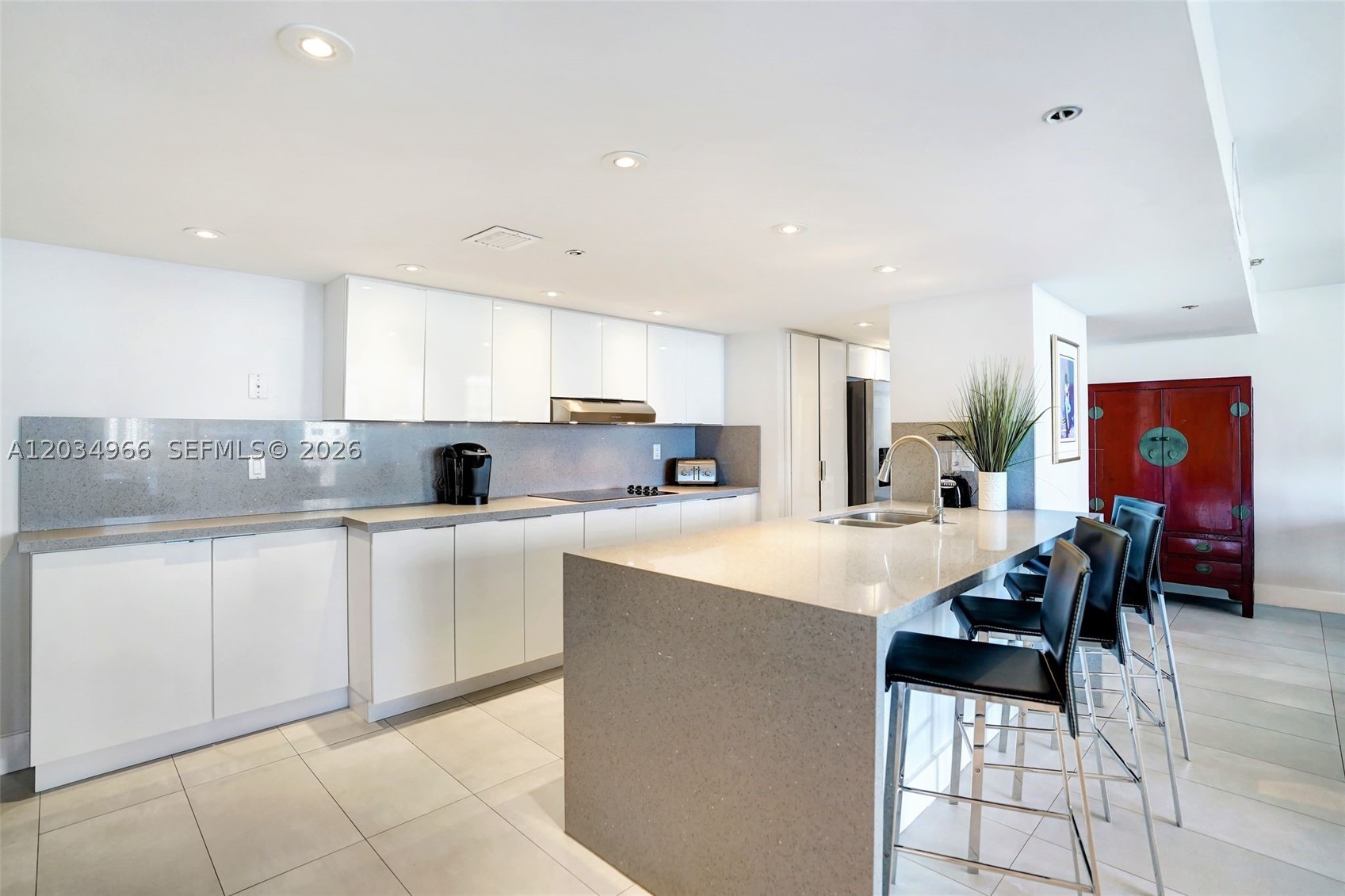 VENETIA CONDO - Residential