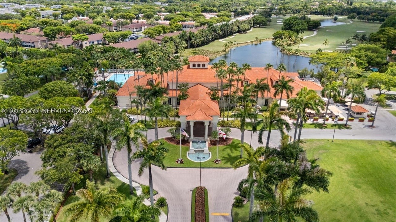 DORAL PARK C CLUB VILLAS - Residential