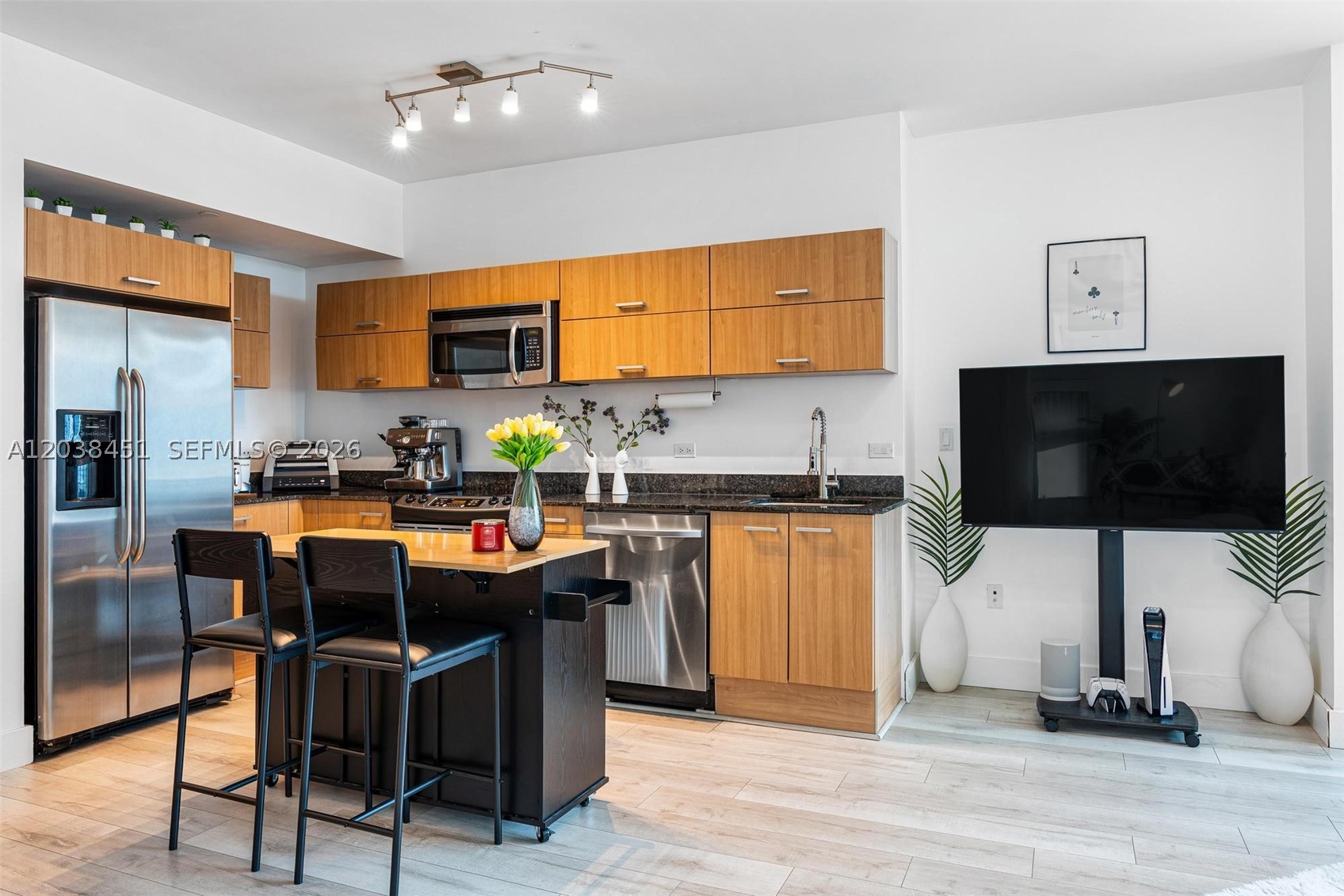 WIND CONDO - Residential Lease