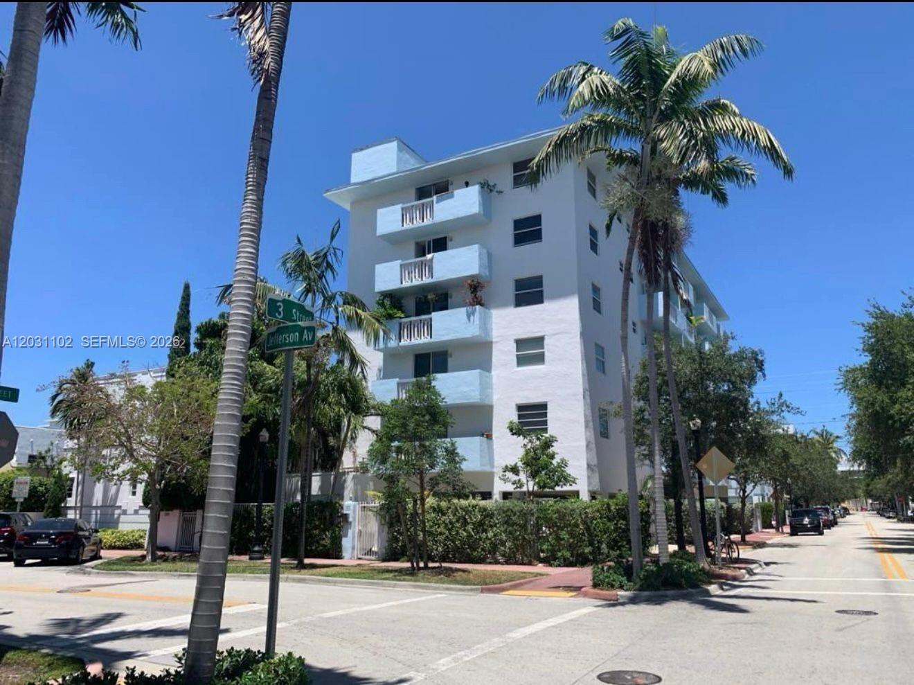 Beautiful 1-bedroom, 1-bathroom apartment in  MIAMI BEACH