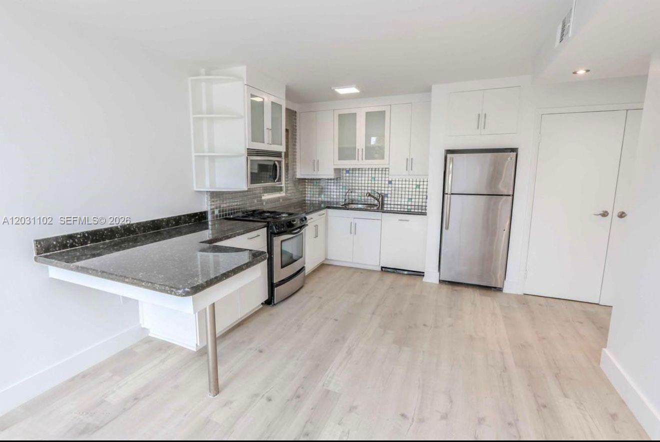 JEFFERSON MANOR CONDO - Residential