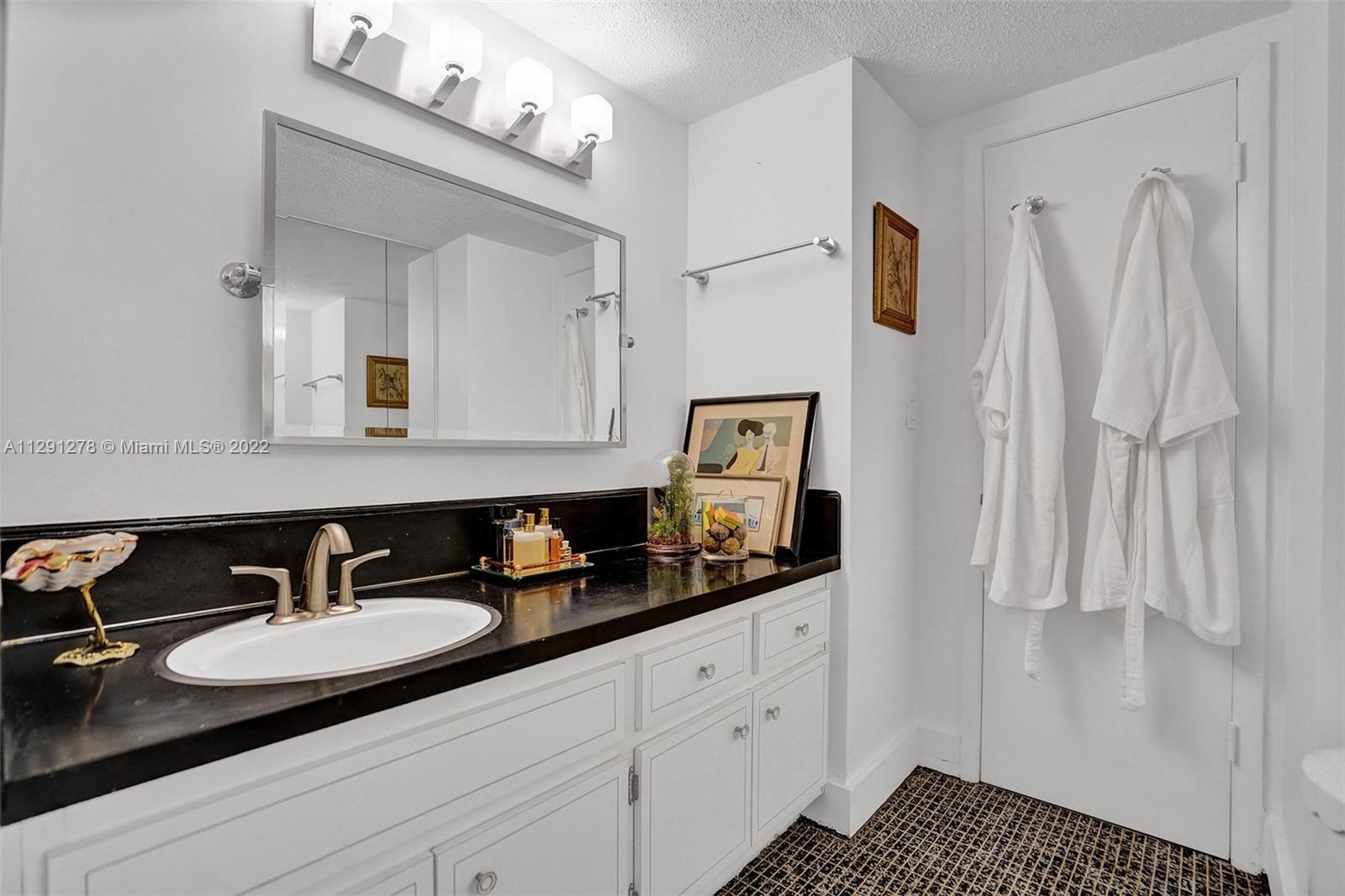 JOCKEY CLUB CONDO - Residential
