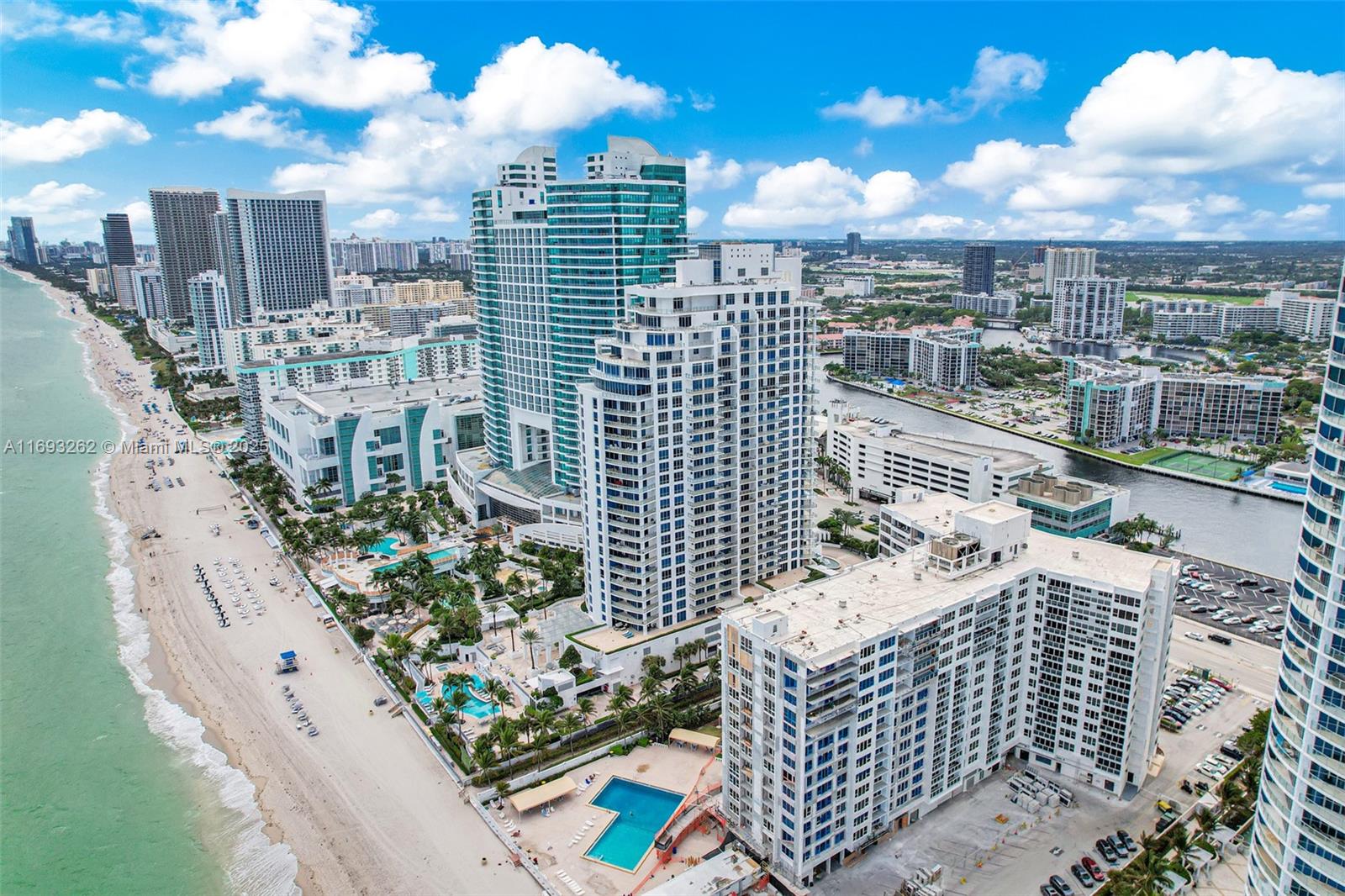 Diplomat Residences - Residential