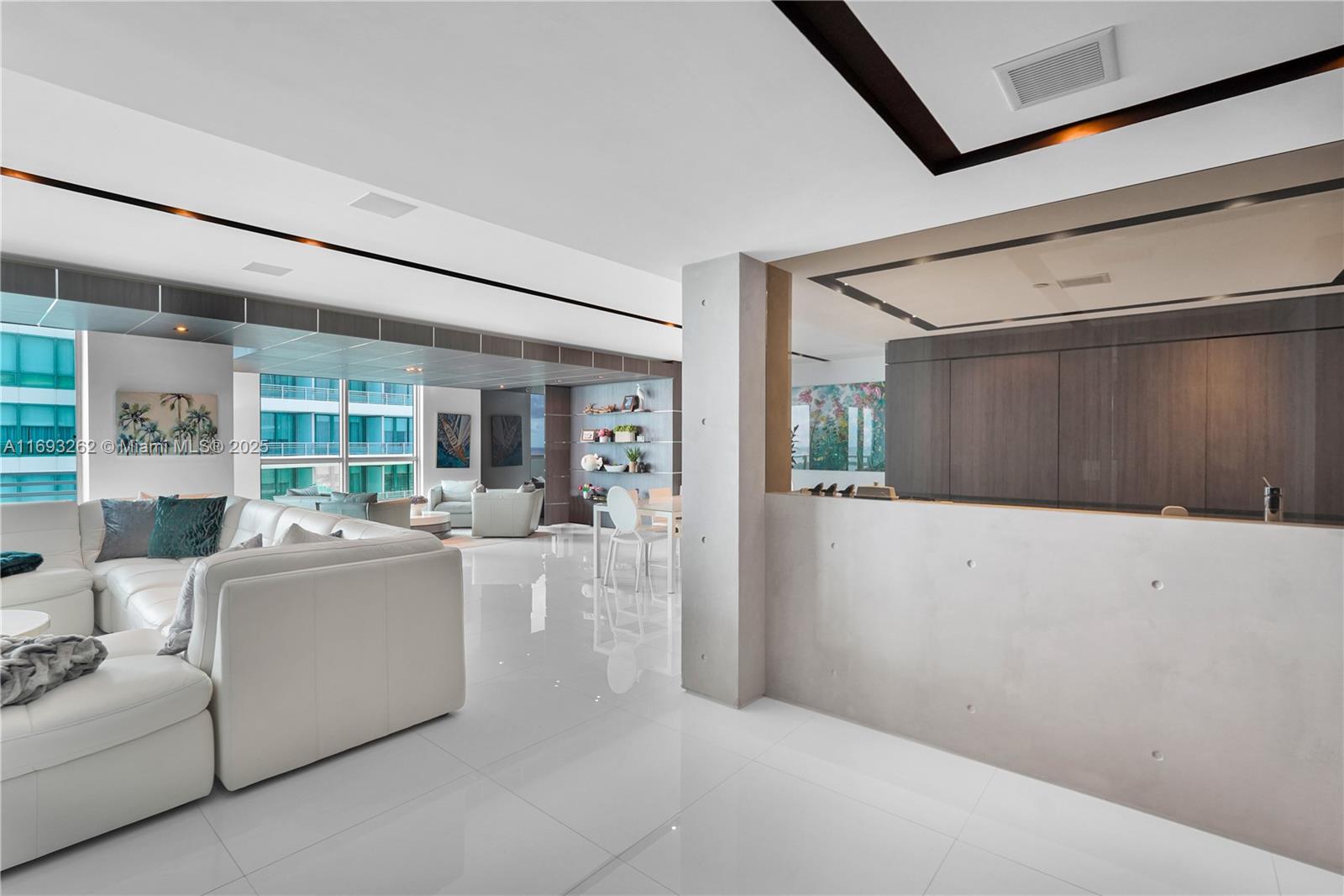 Diplomat Residences - Residential