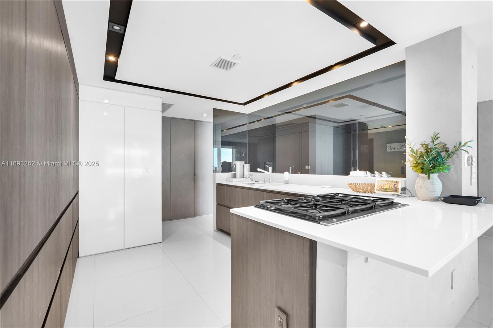 Diplomat Residences - Residential