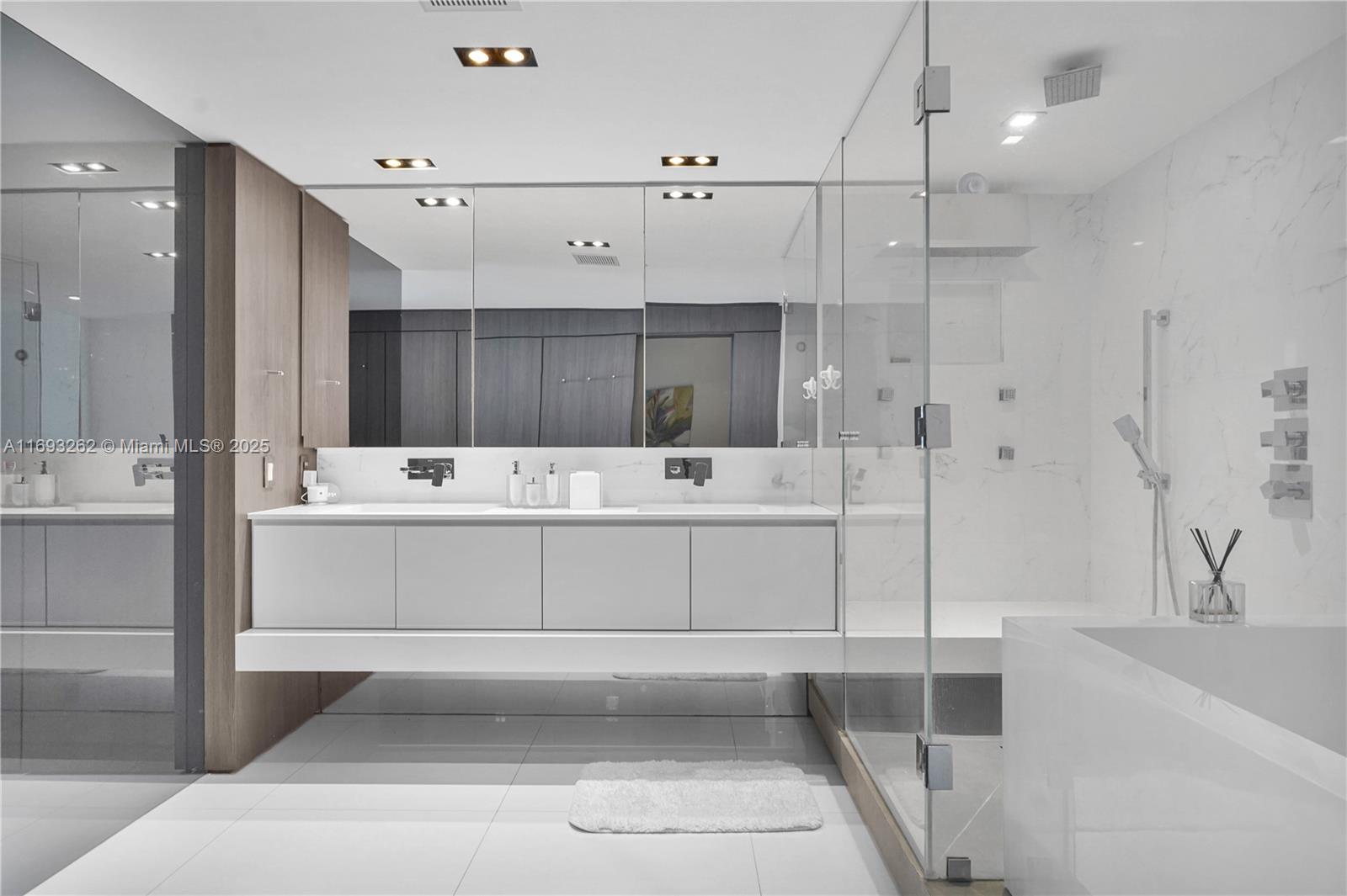 Diplomat Residences - Residential