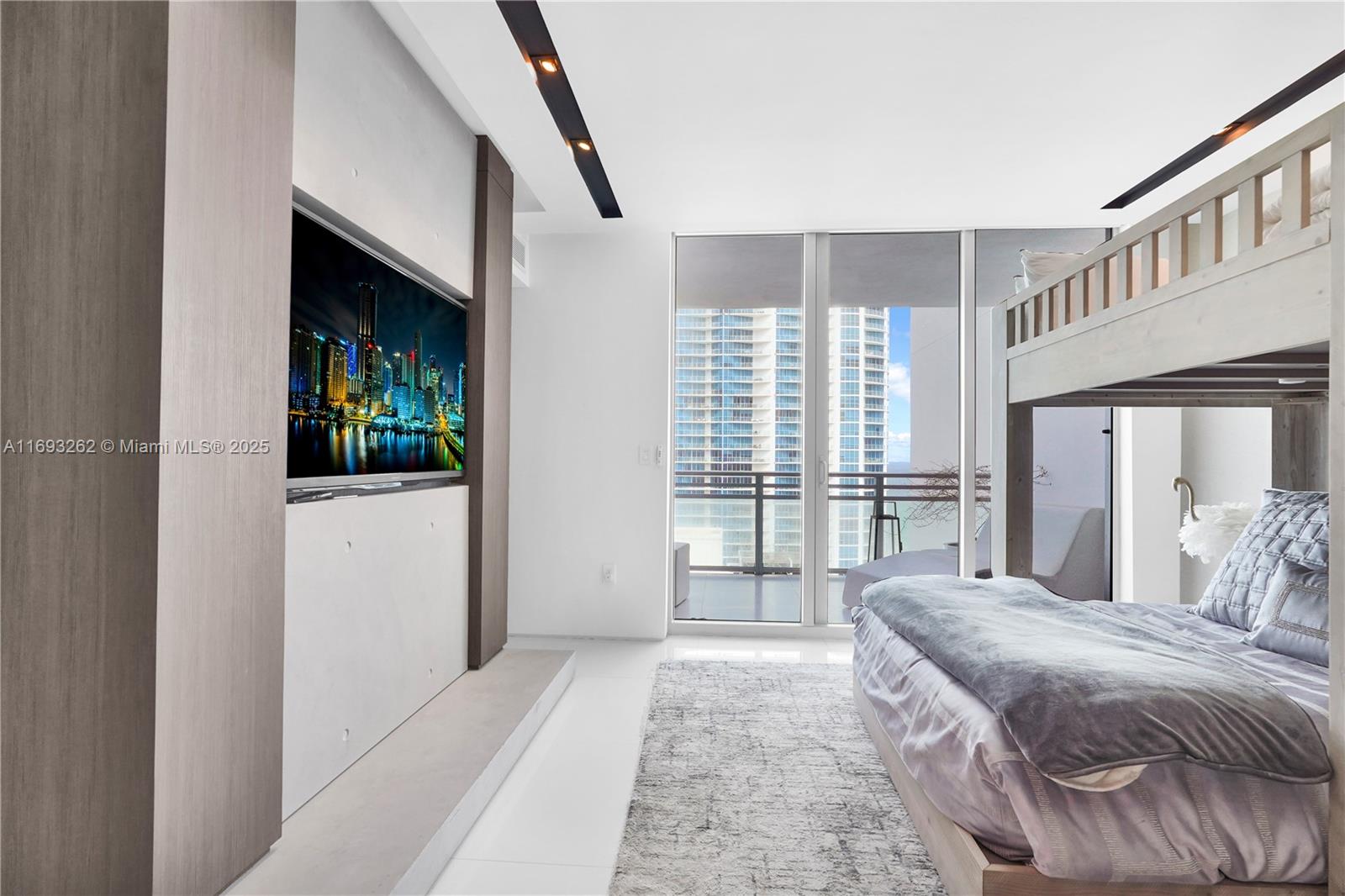 Diplomat Residences - Residential