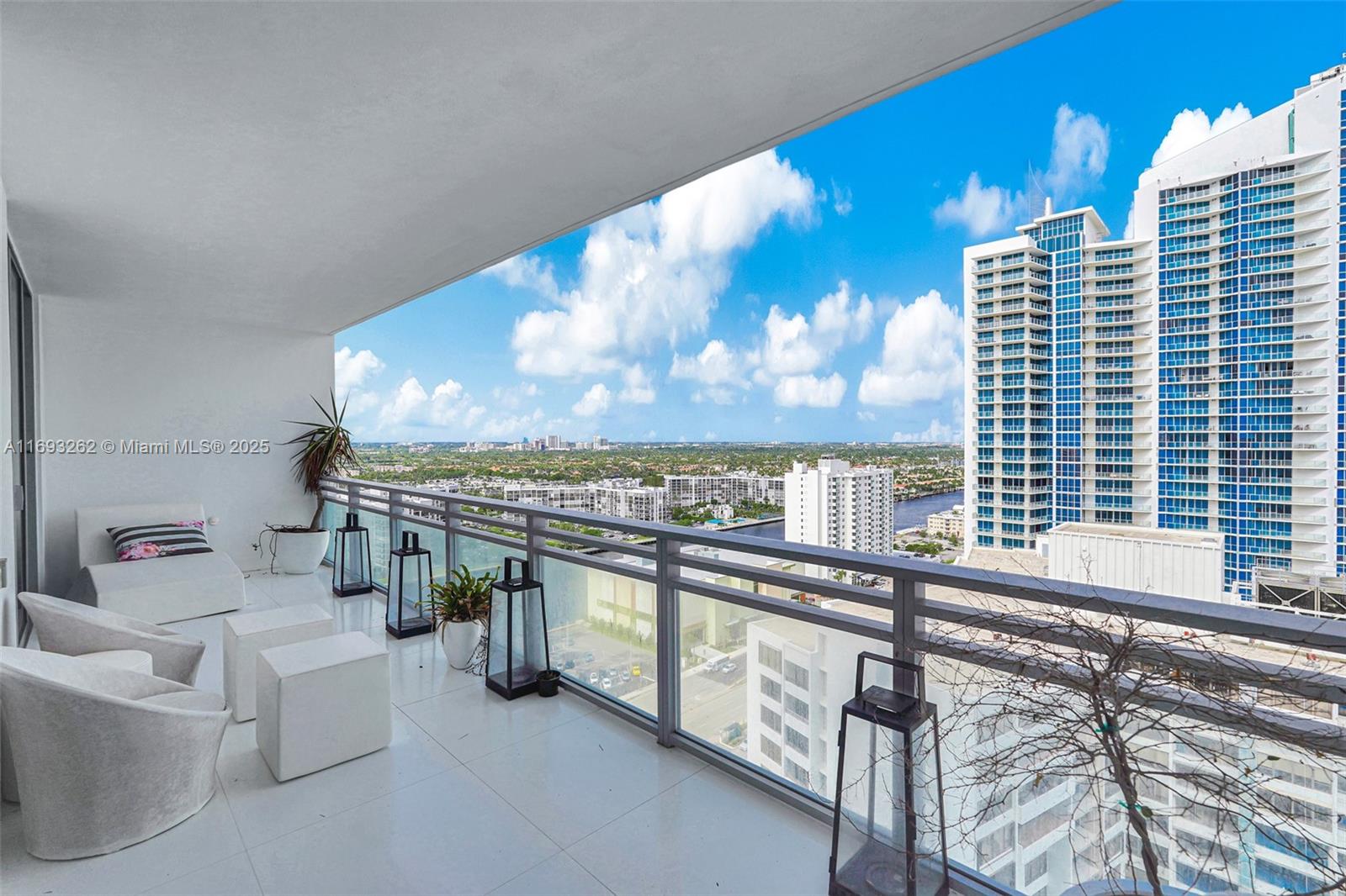 Diplomat Residences - Residential