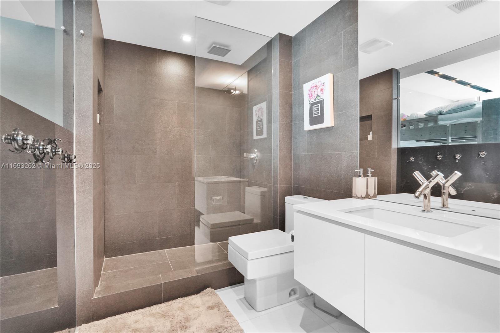 Diplomat Residences - Residential