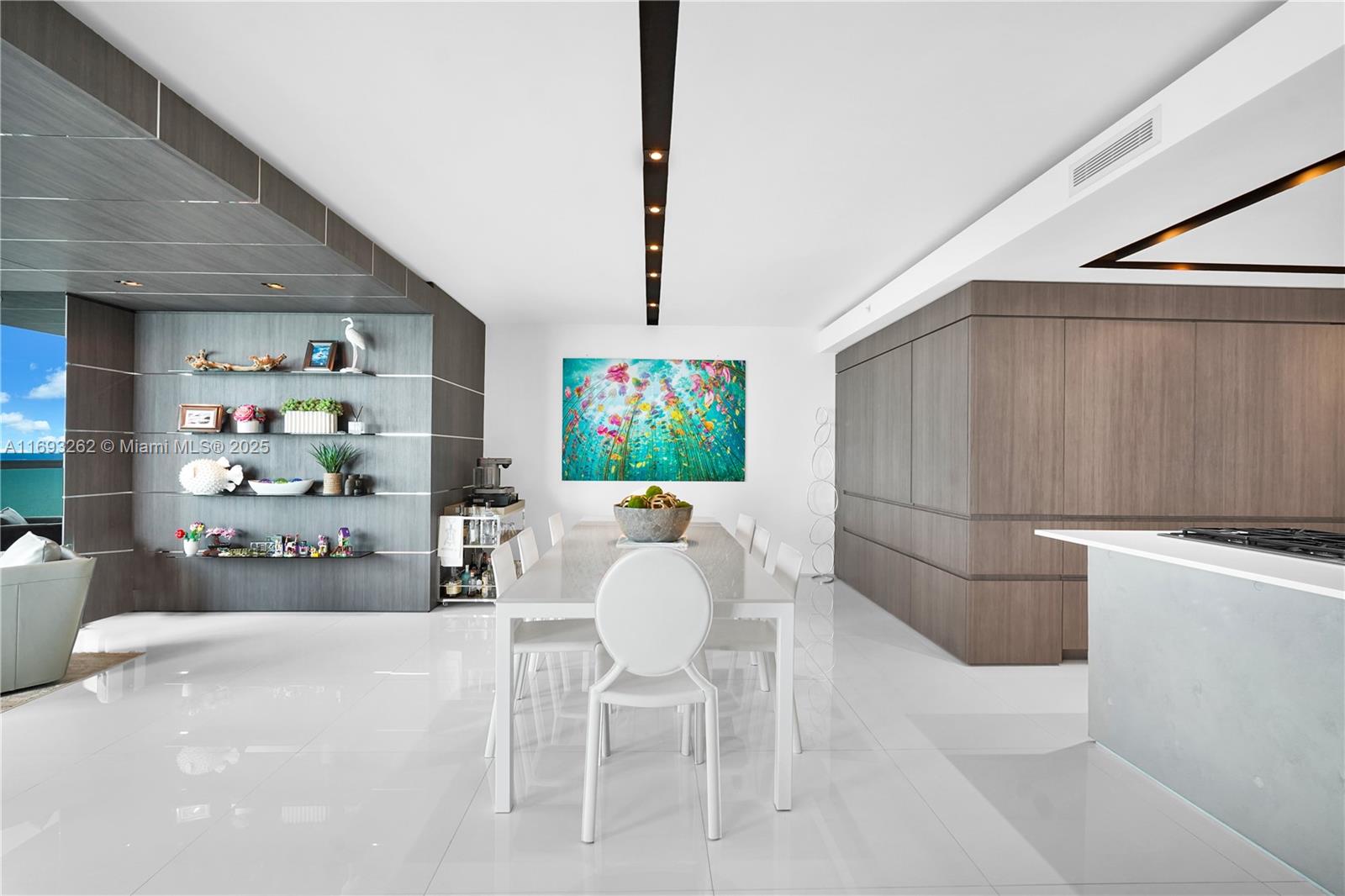 Diplomat Residences - Residential