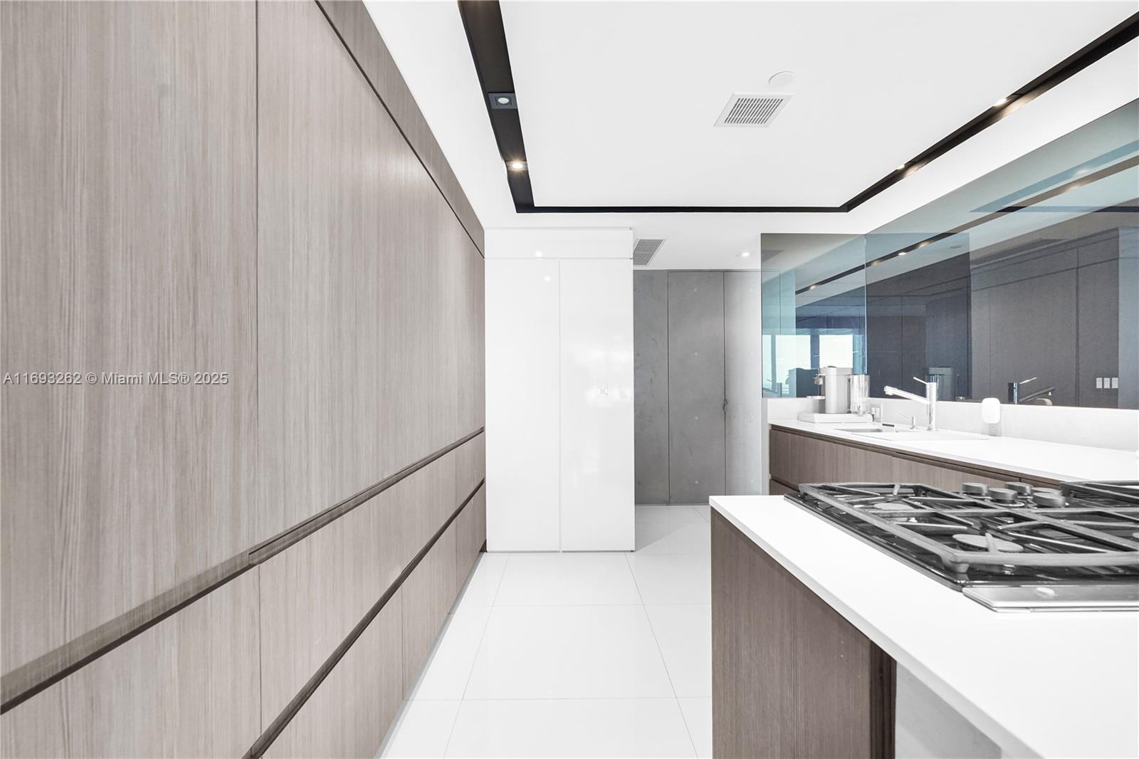 Diplomat Residences - Residential