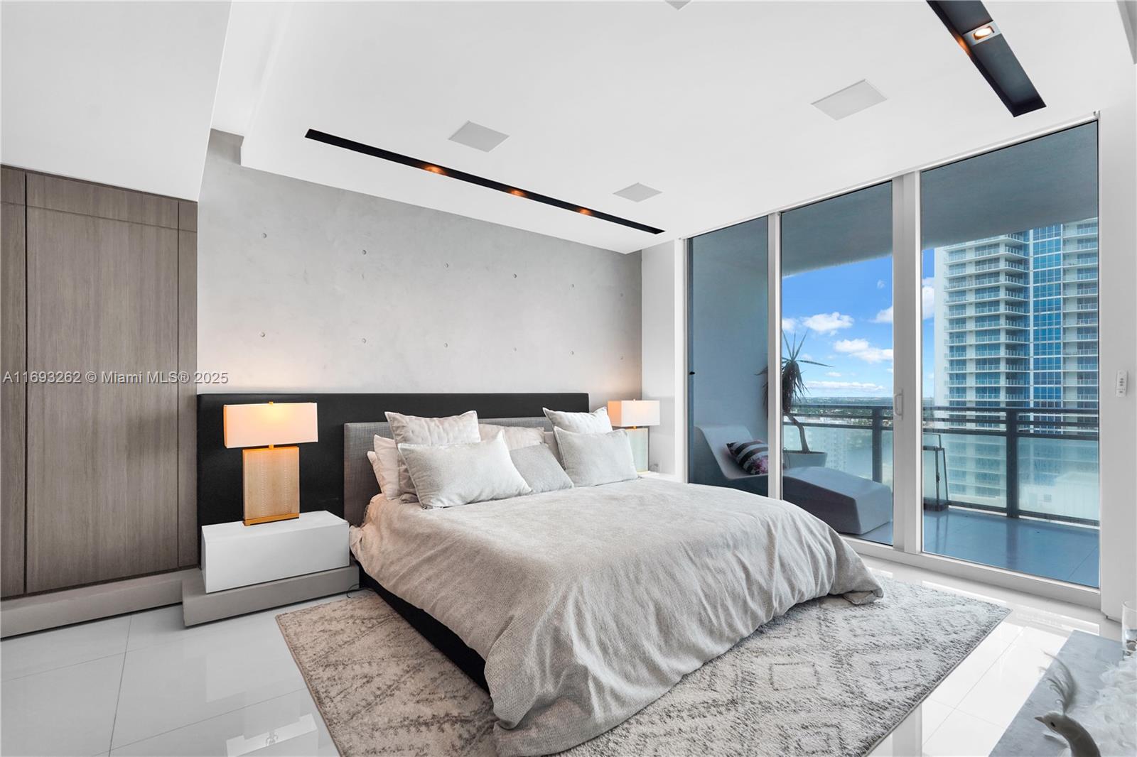 Diplomat Residences - Residential