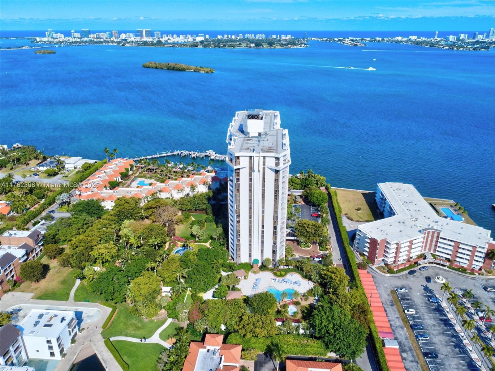 THE TOWERS OF QUAYSIDE CO - Residential