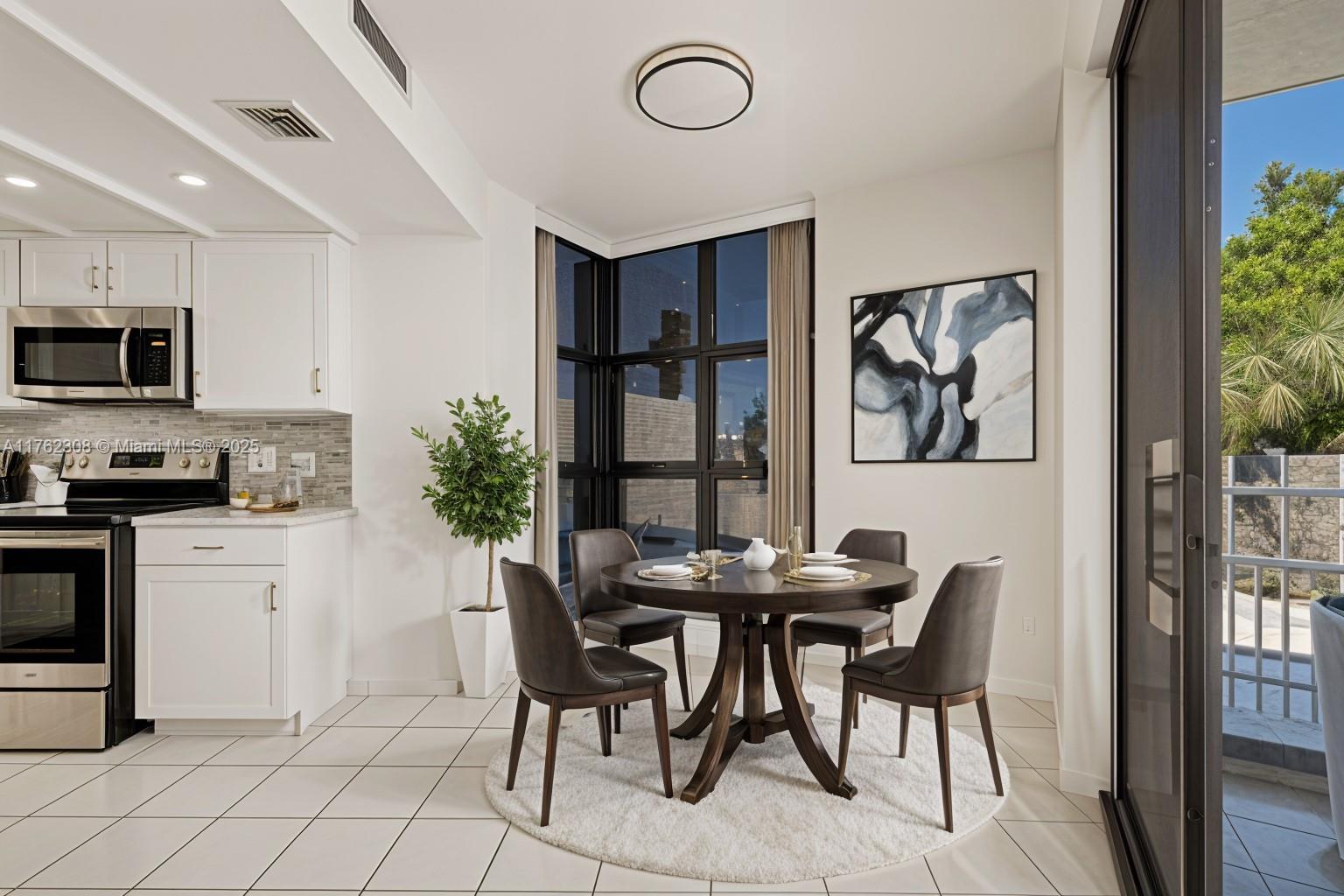 THE TOWERS OF QUAYSIDE CO - Residential