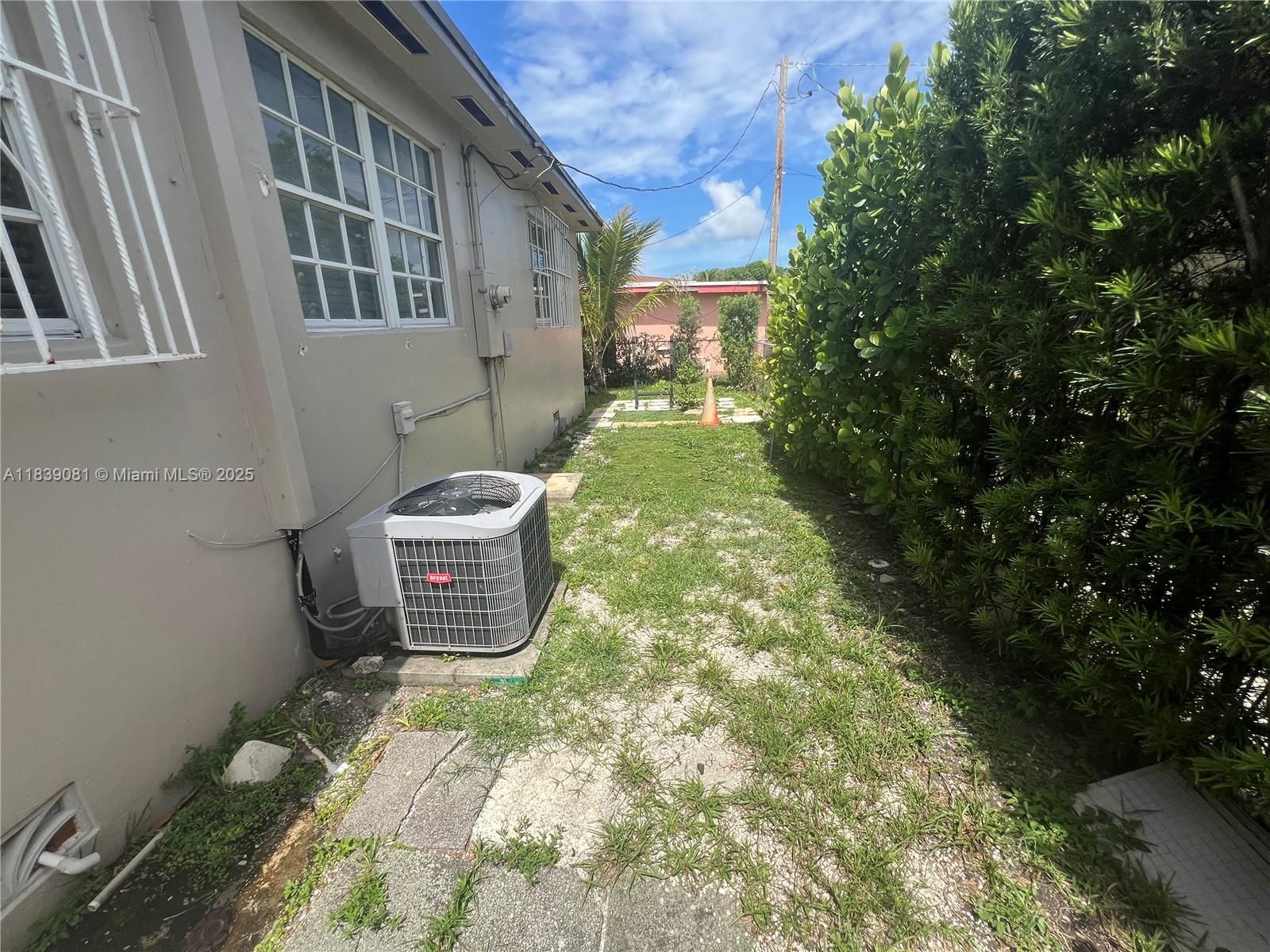 BISCAYNE VILLAGE HEIGHTS - Residential